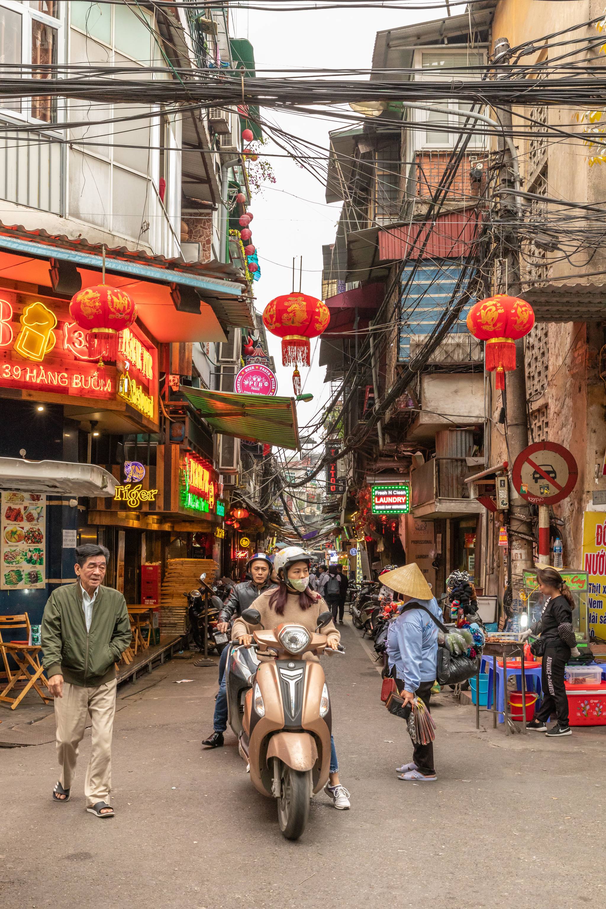 strada in hanoi