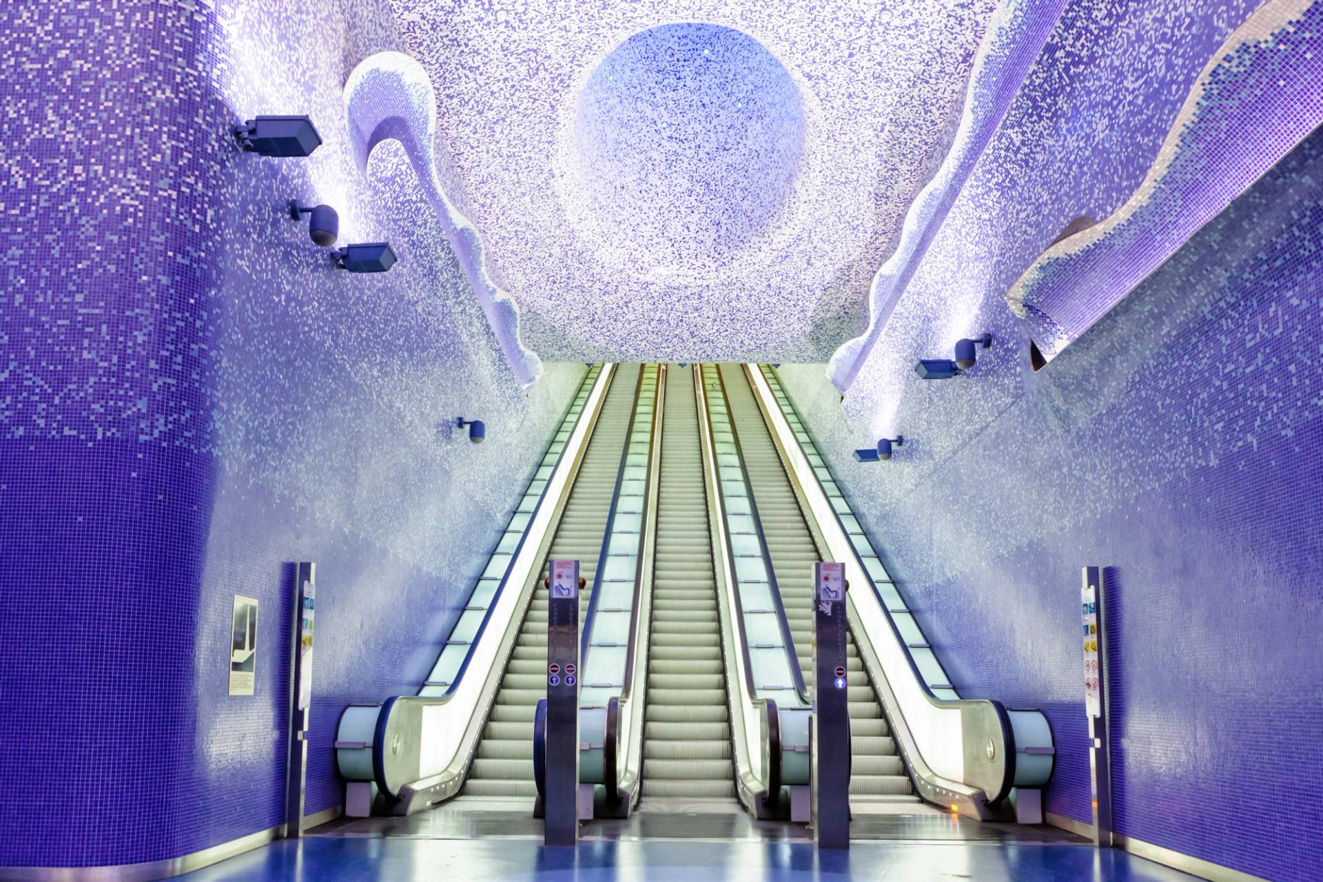 fermata toledo della metropolitana di napoli