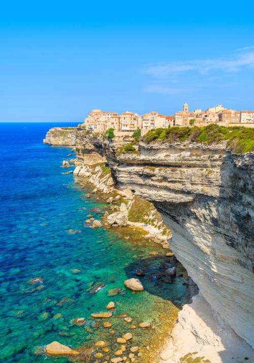 bonifacio citta sospesa sul mare in corsica