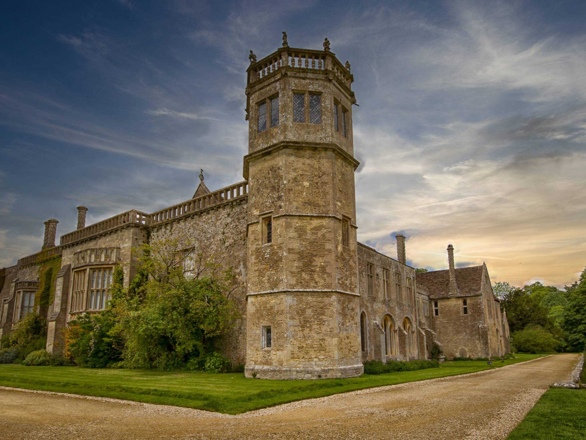 Tra Inghilterra e Galles: Castelli, Borghi e Paesaggi Celtici cover