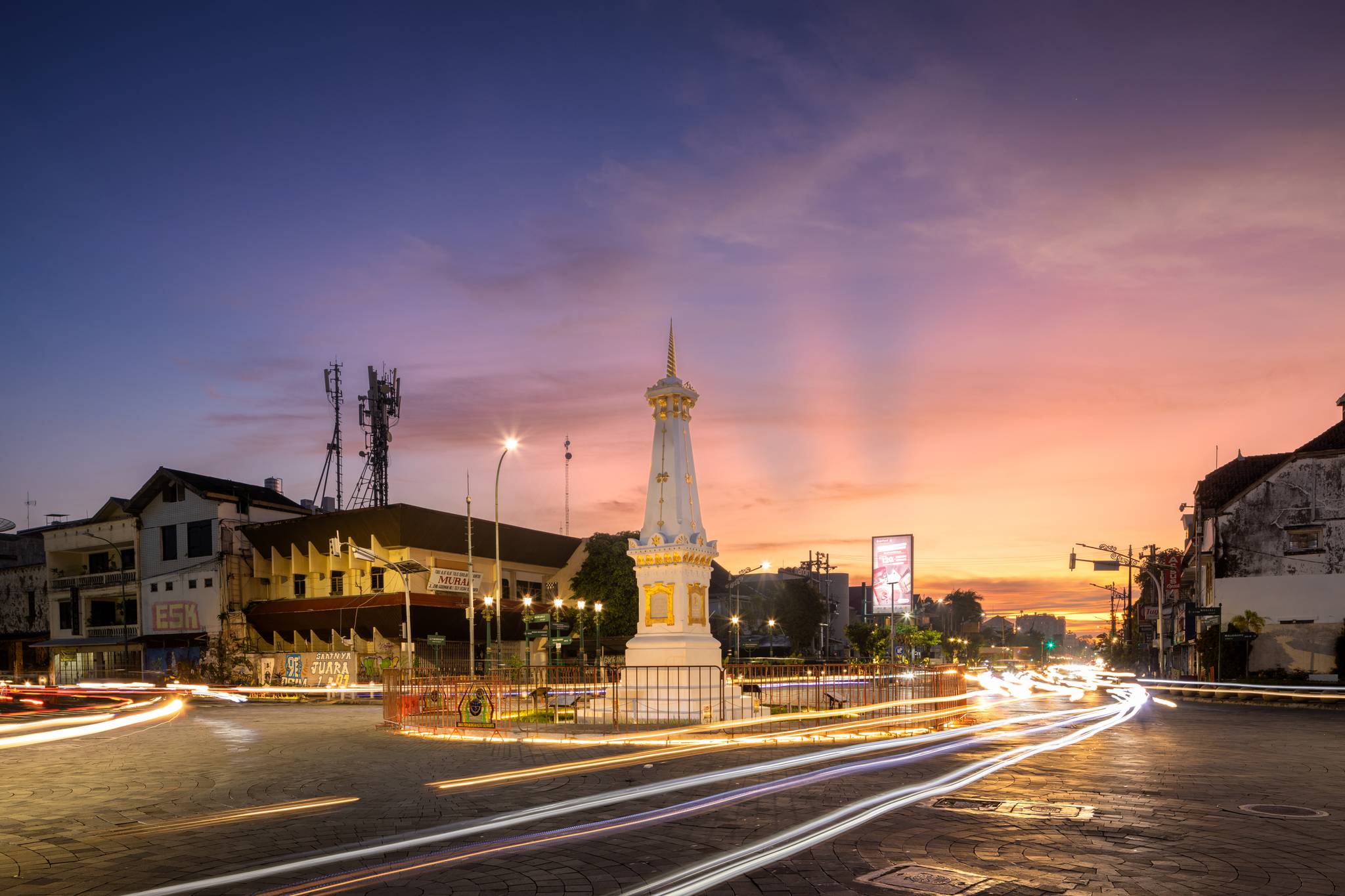 strada al tramonto