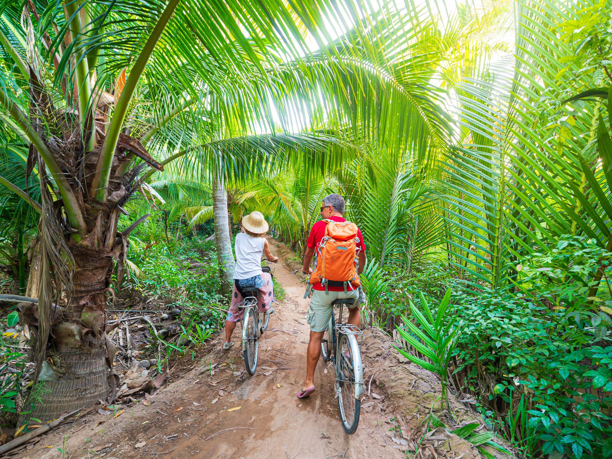 In bicicletta dal delta del Mekong fino ad Angkor Wat cover