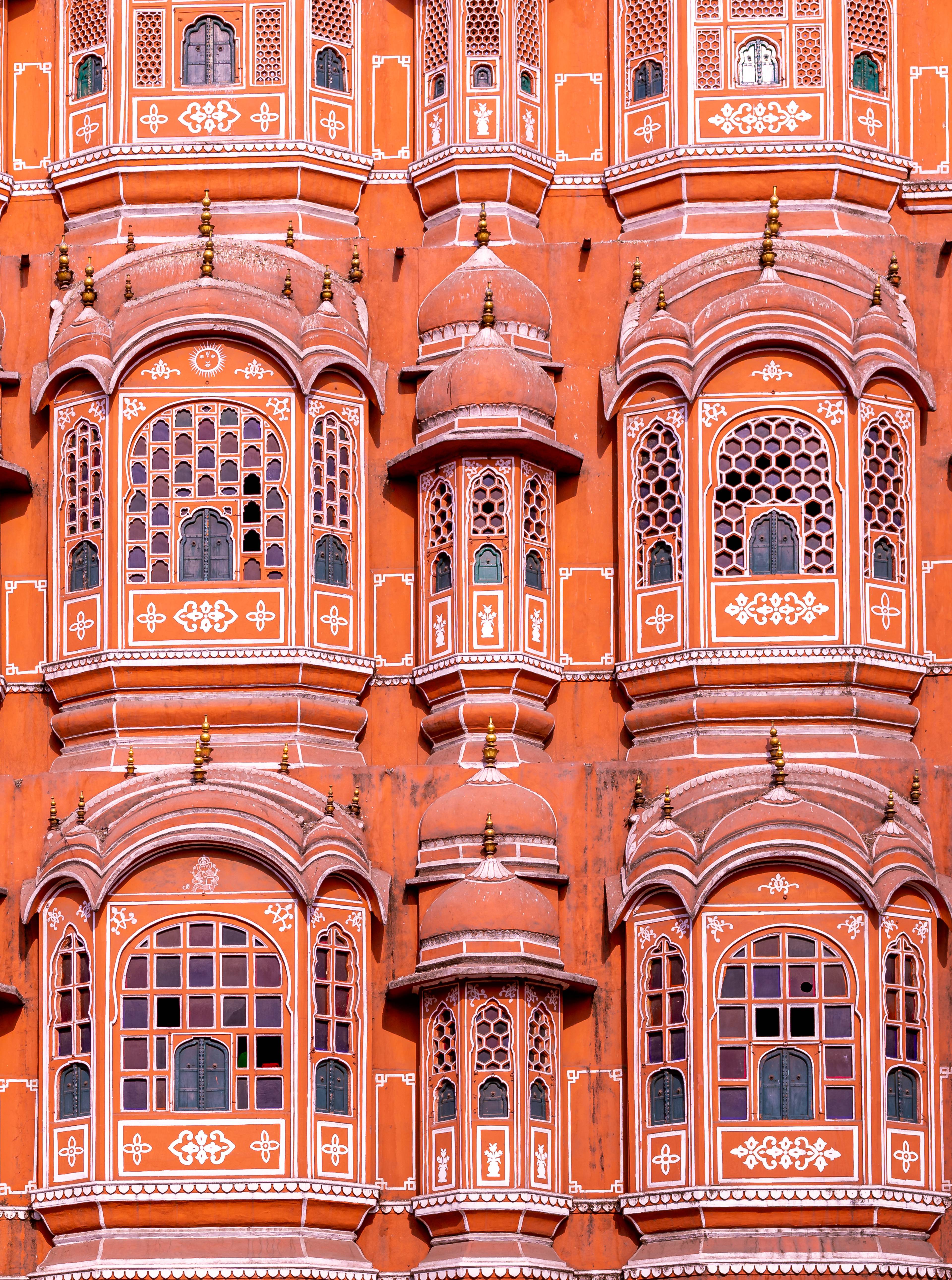 facciata del palazzo rosa a jaipur