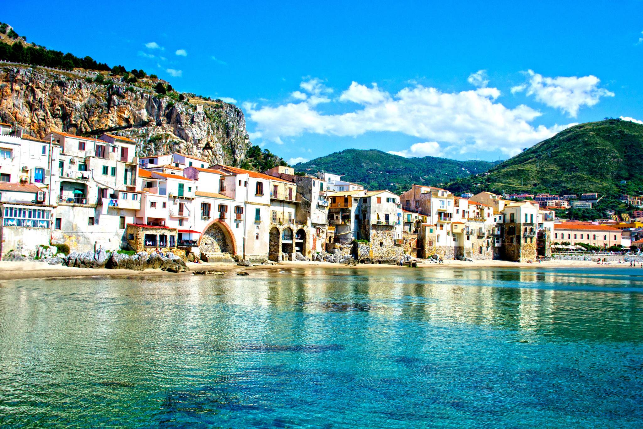 borgo marinaro di cefalu in sicilia