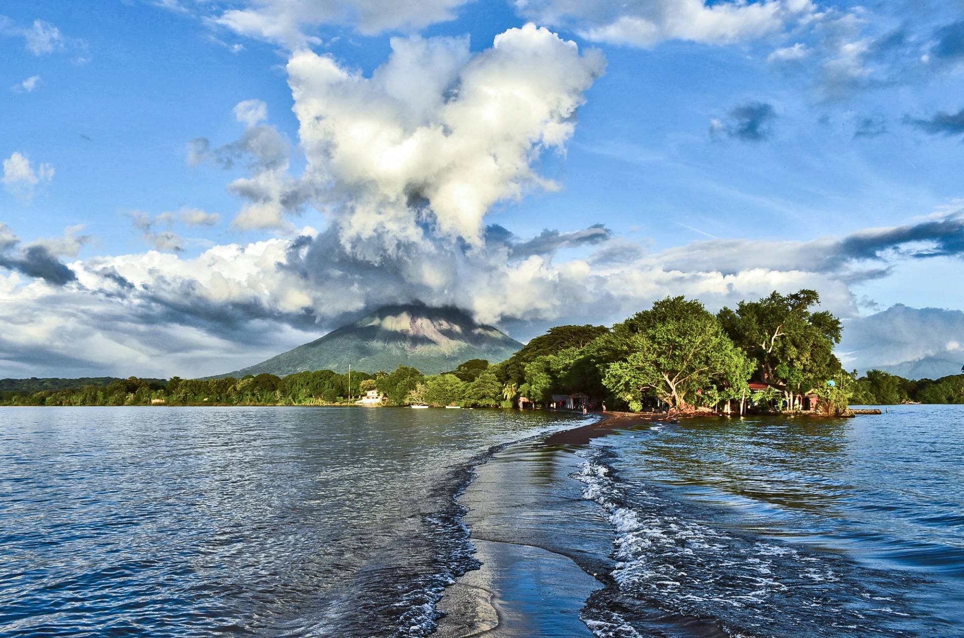 sea and landscape Ometepe