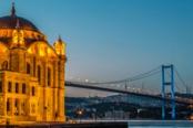 chiesa e ponte di istanbul