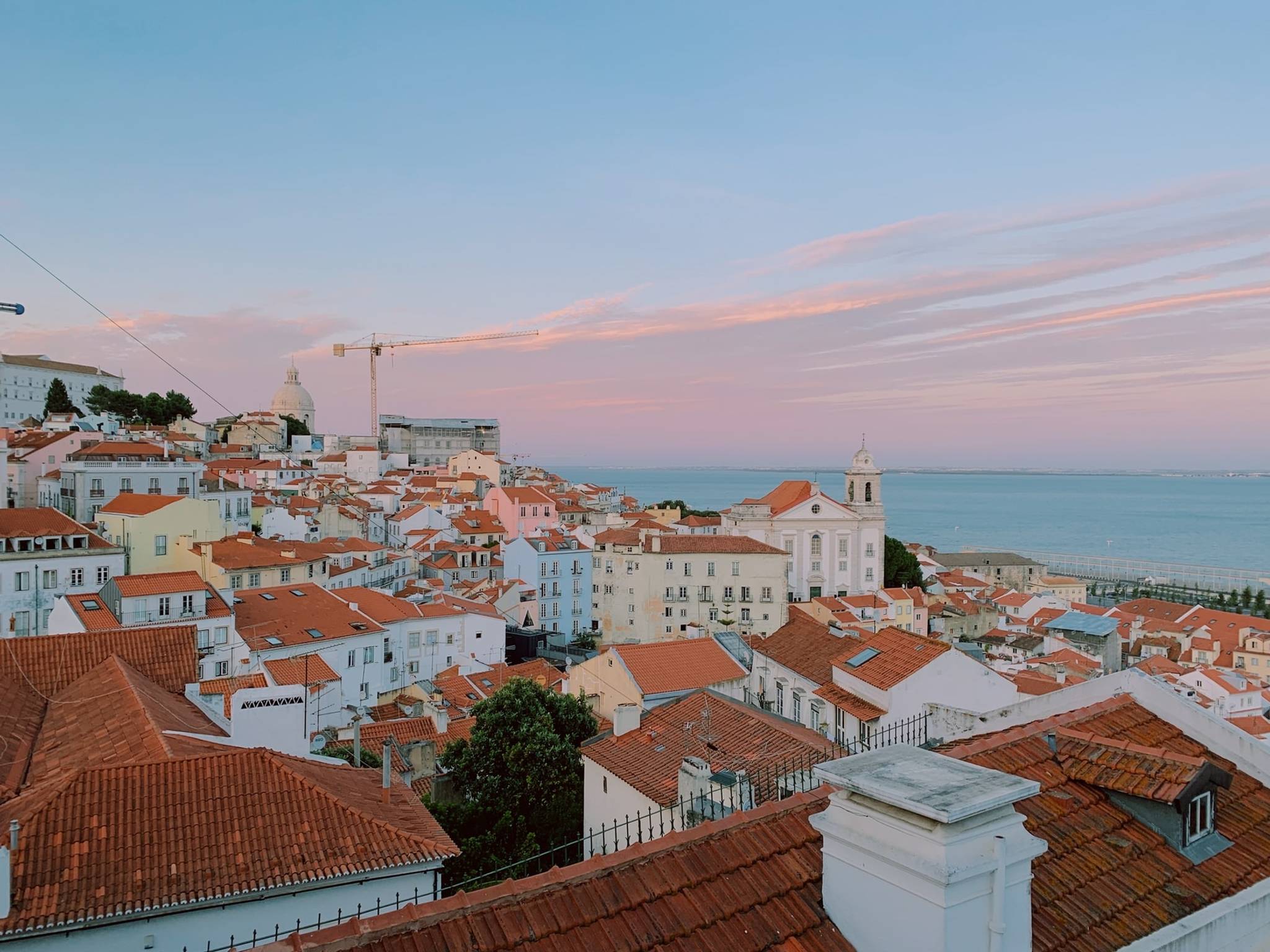 miradouro di lisbona al tramonto