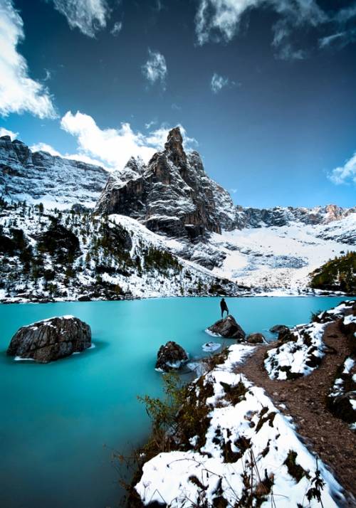 lago sorapis innevato