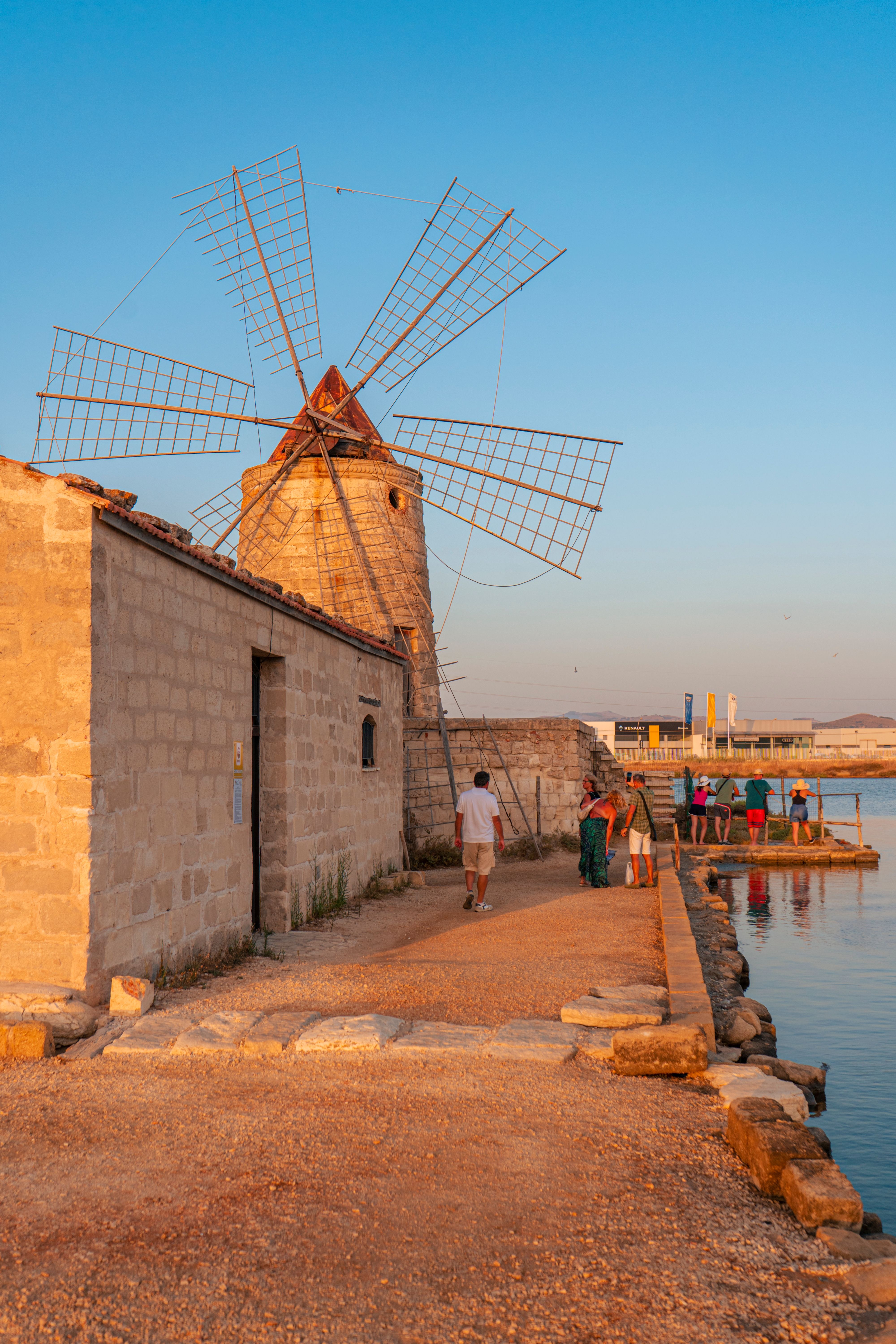 mulino saline trapani al tramonto