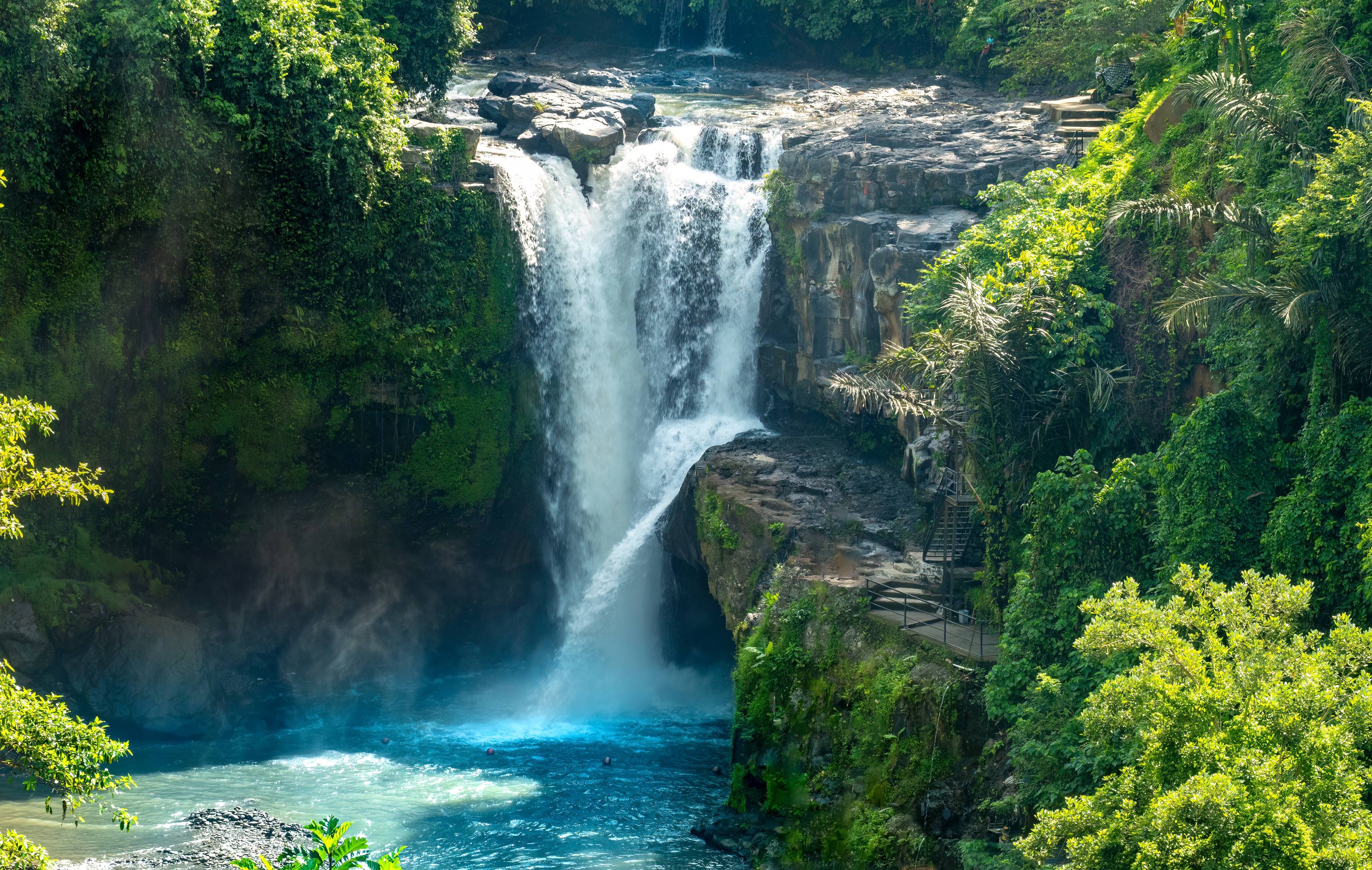 cascata in indonesia
