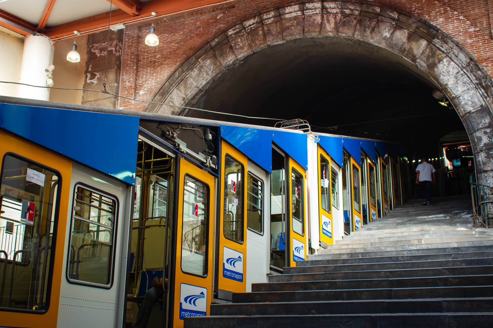 funicolare centrale di napoli