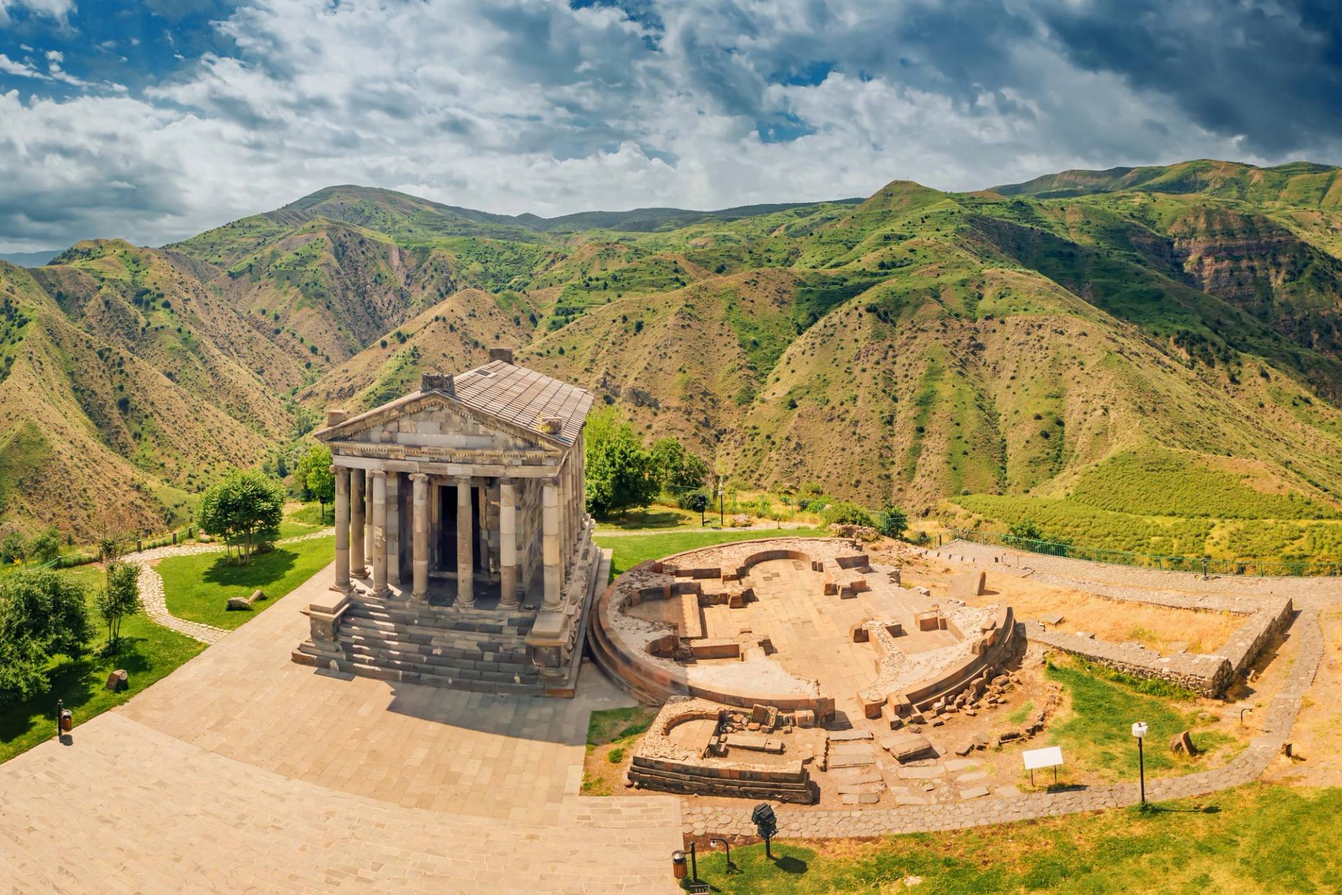 tempio di garni 