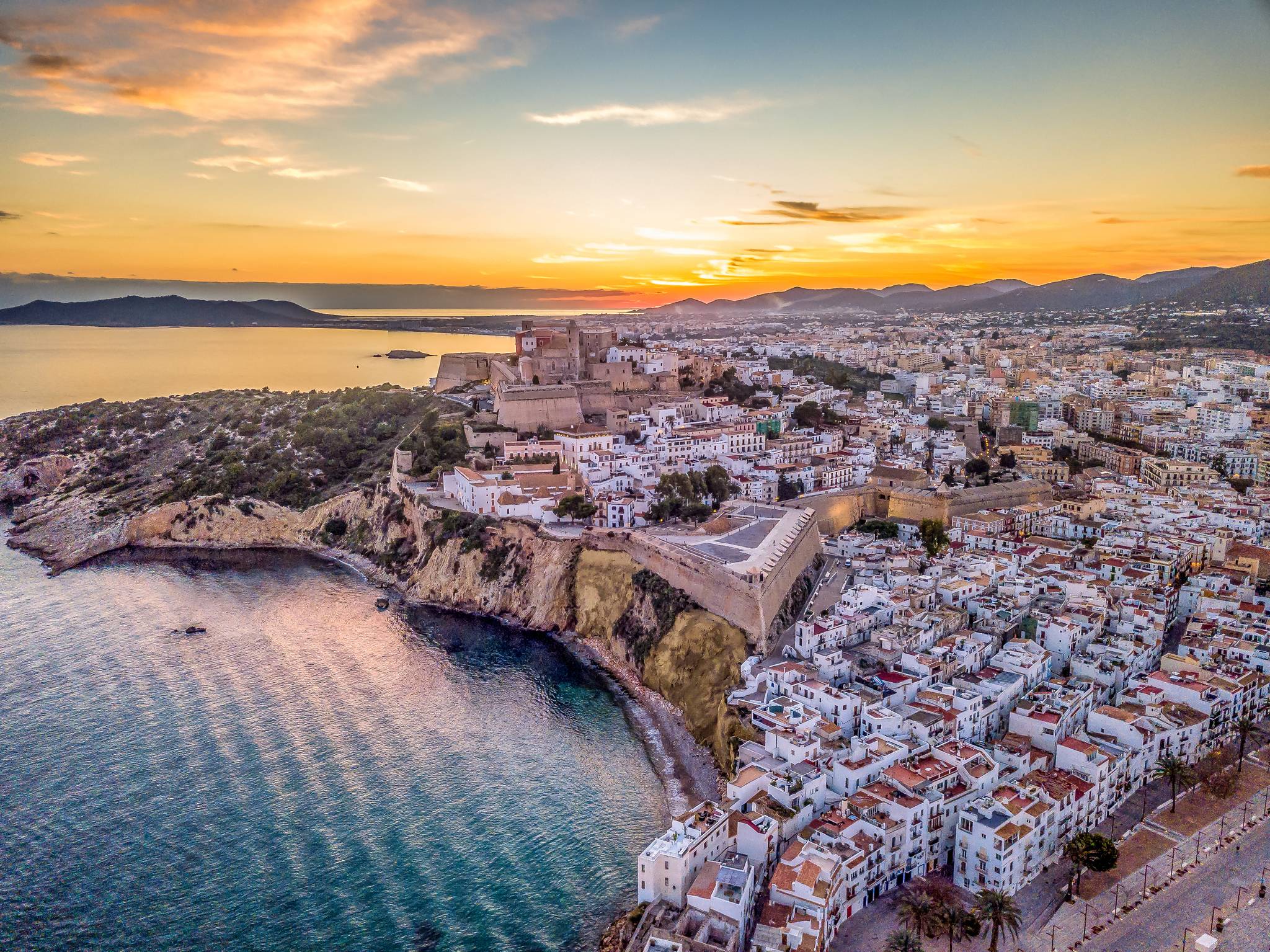 città con tramonto