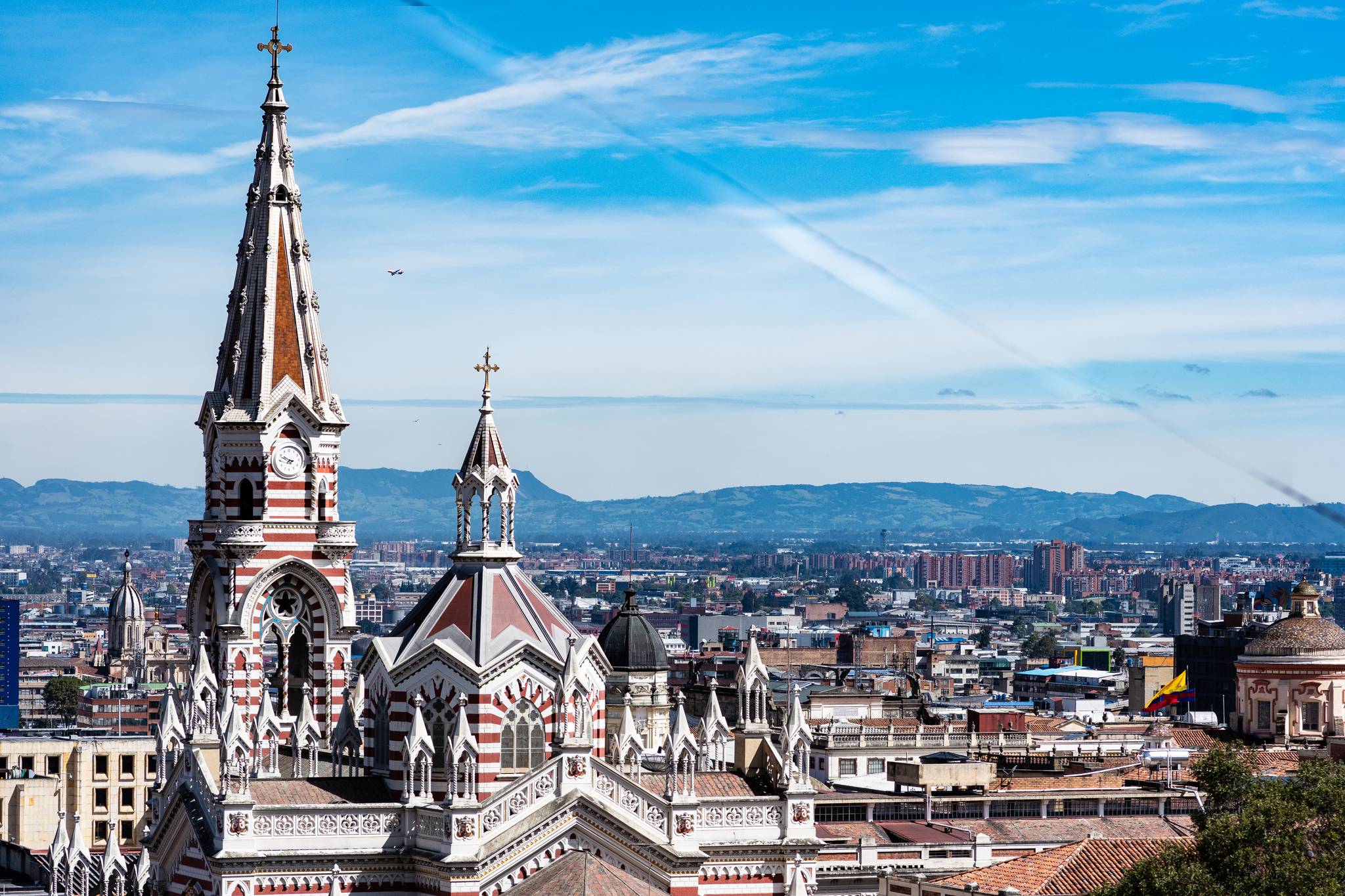 chiesa e citta di bogota