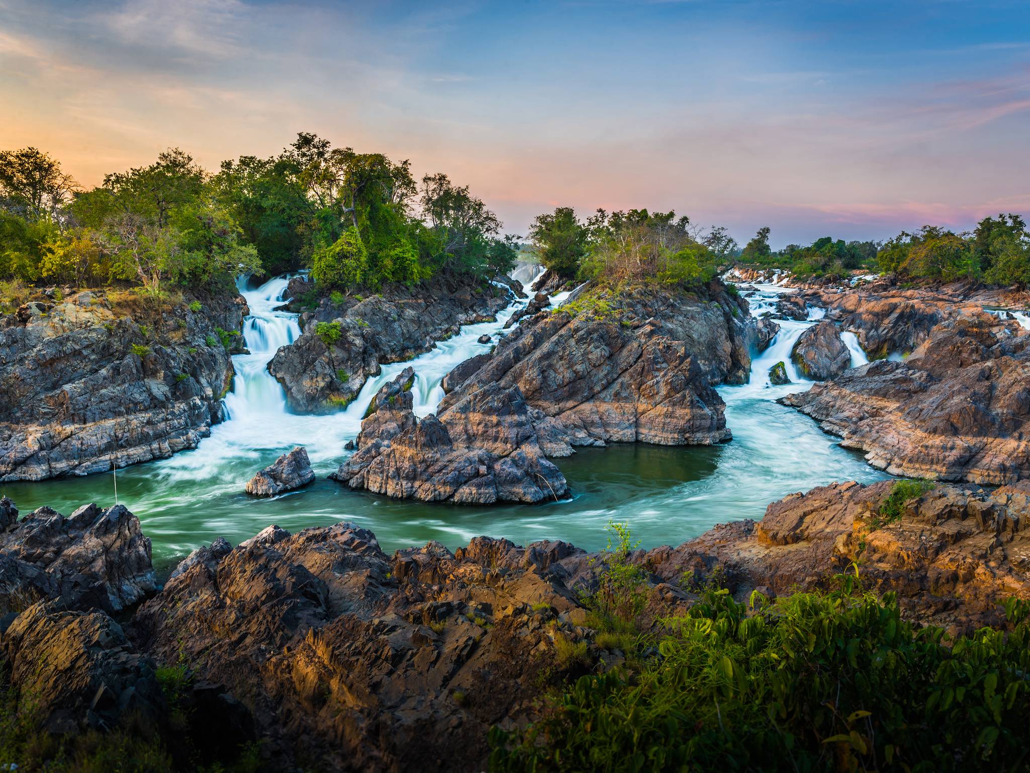 Esplorando il Laos cover