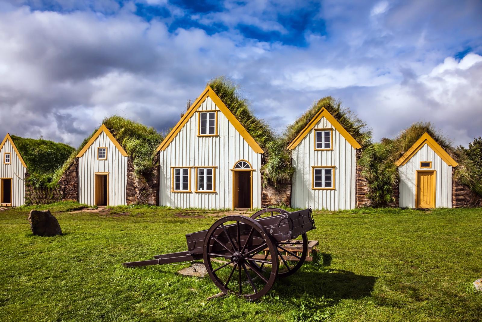 case con tetto in erba glaumbaer islanda