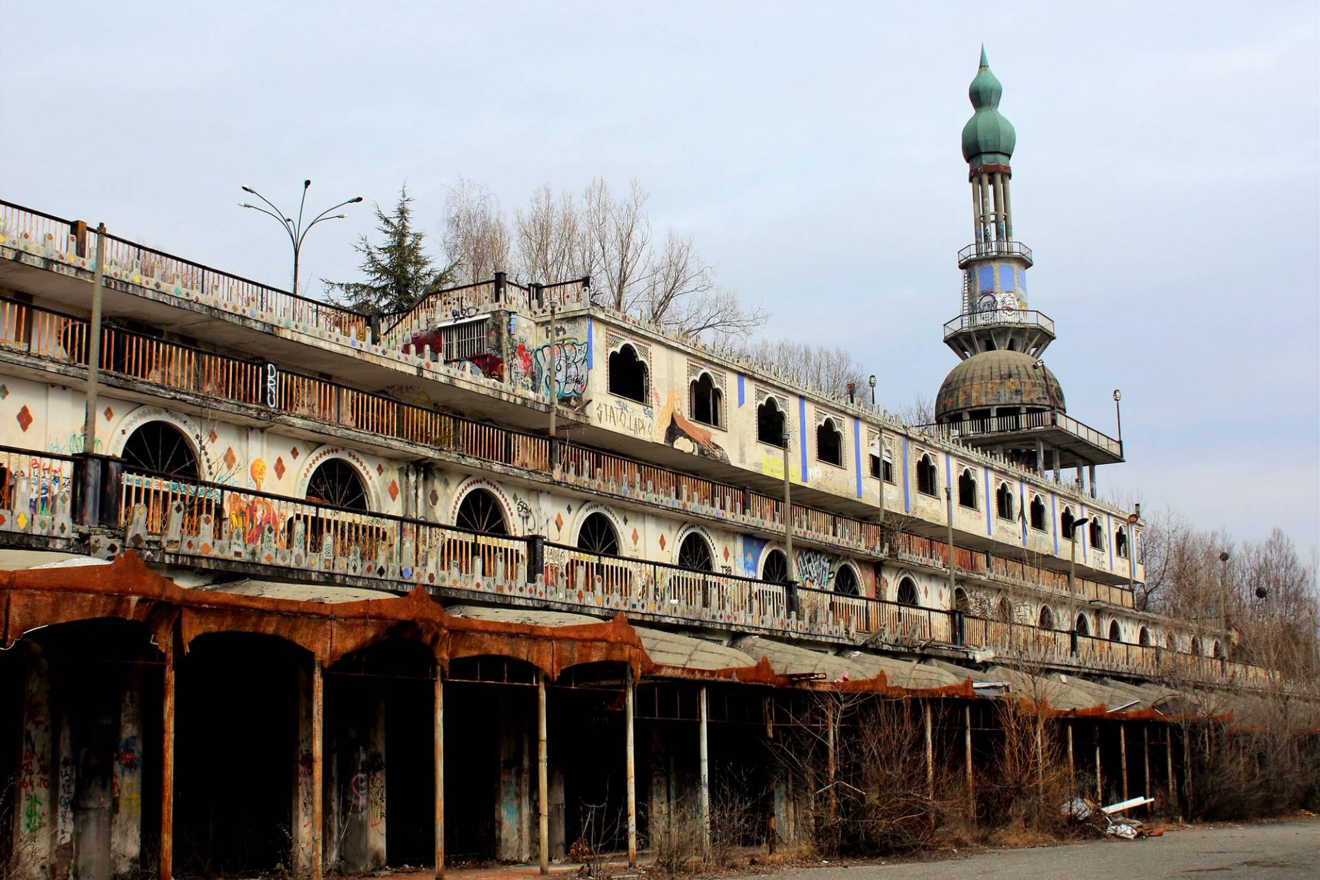 parco divertimenti abbandonato vicino a milano a consonno