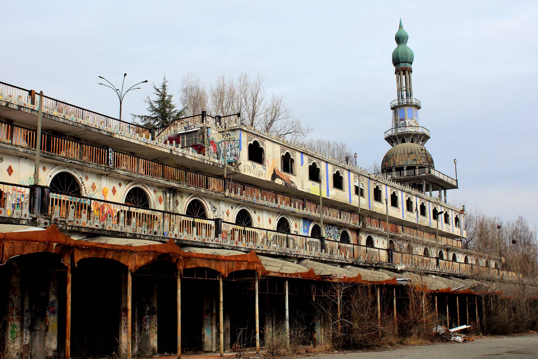 parco divertimenti abbandonato vicino a milano a consonno