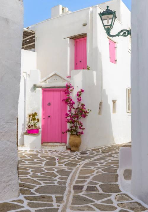 casetta bianca e rosa