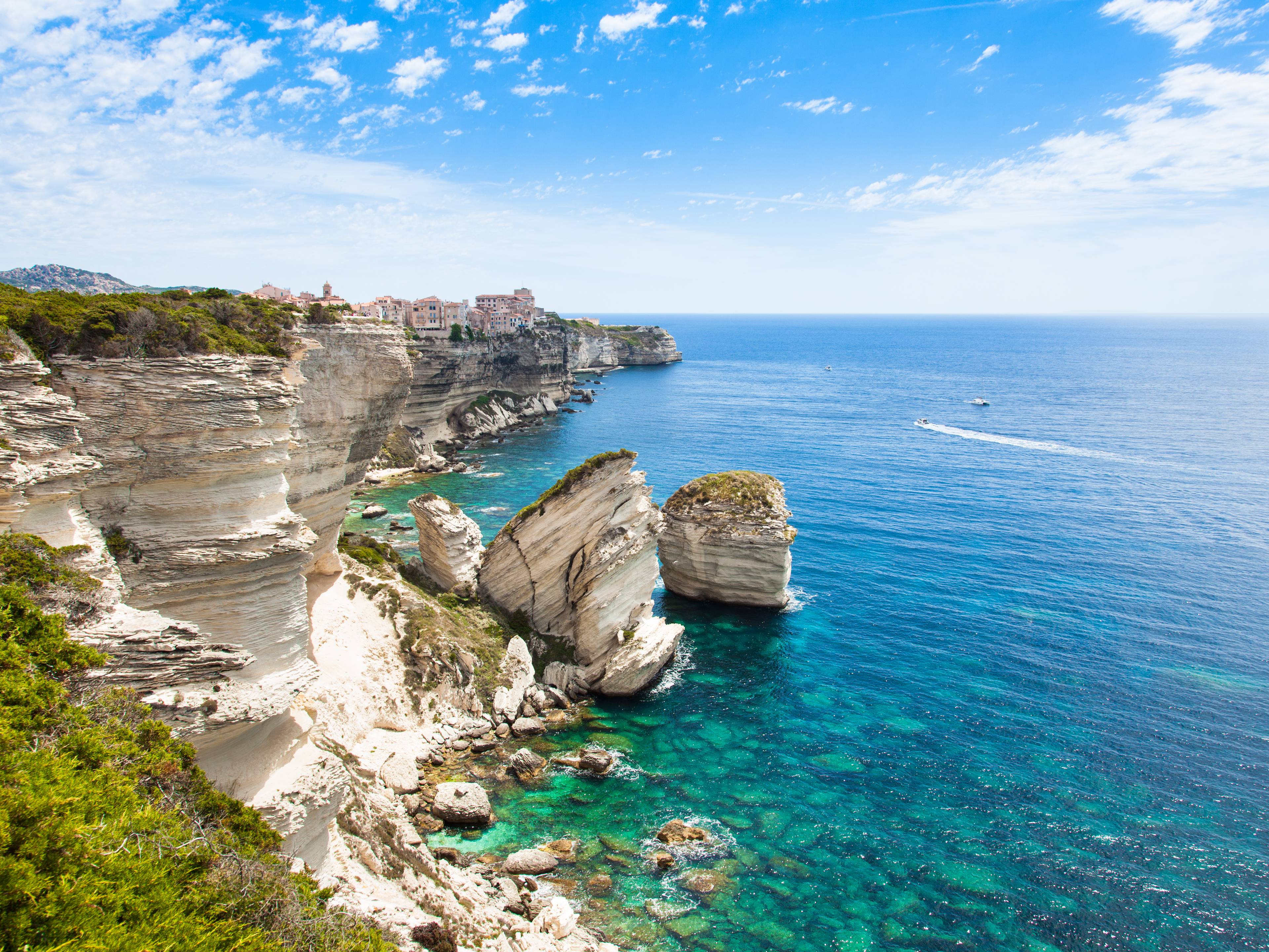 Vacanza in Barca a Vela: Sardegna e Corsica cover