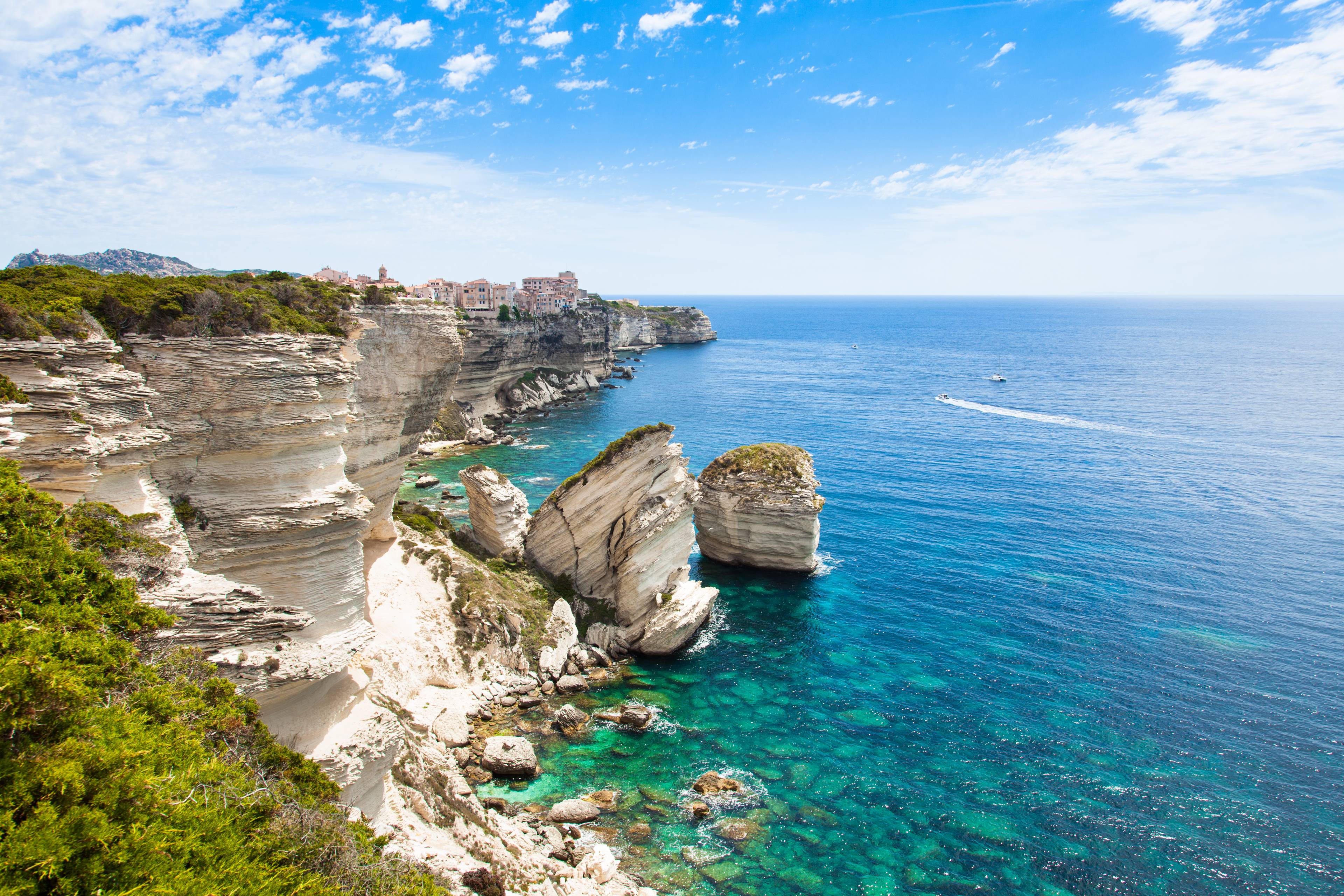 Vacanza in Barca a Vela: Sardegna e Corsica cover