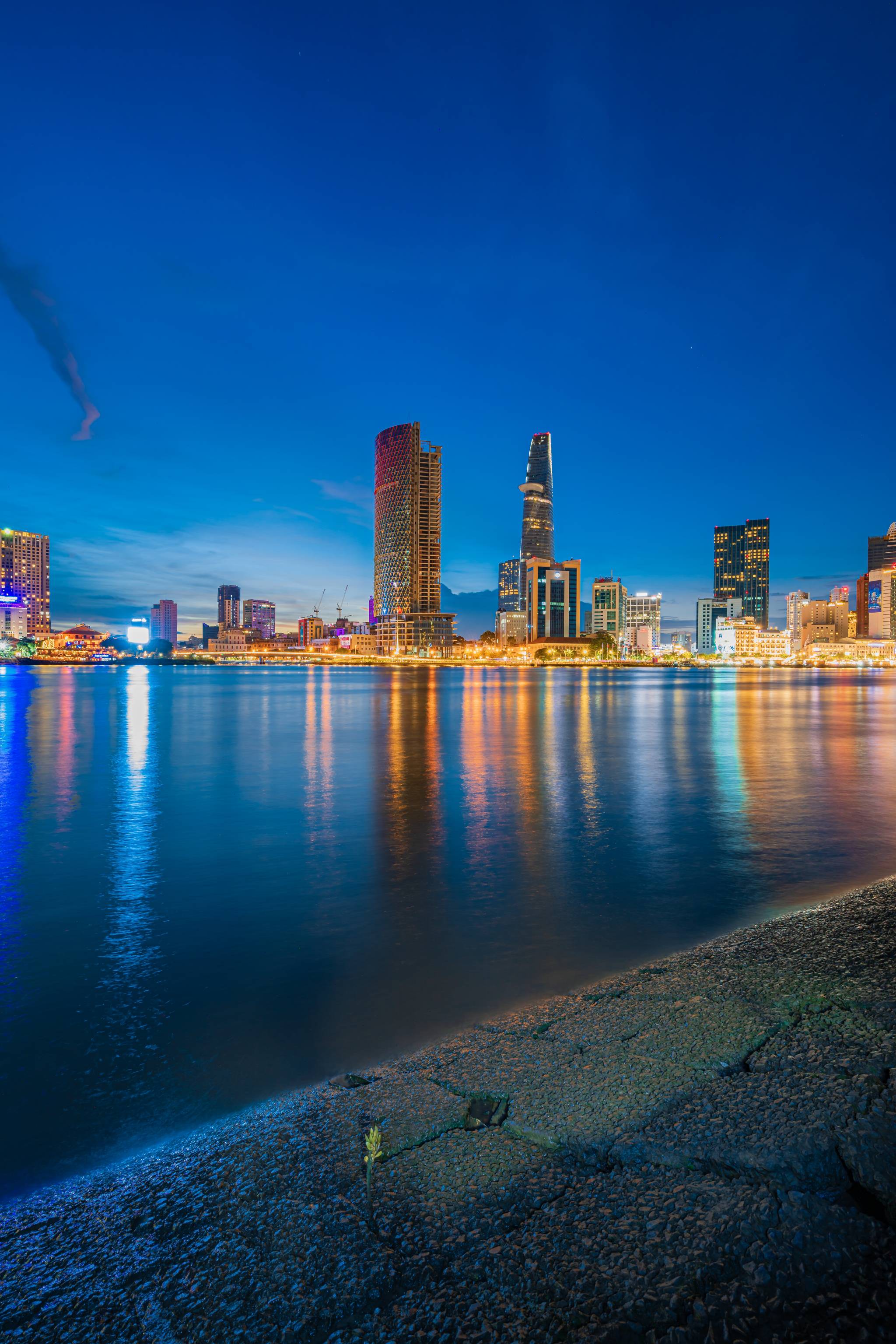 panorama di saigon di notte