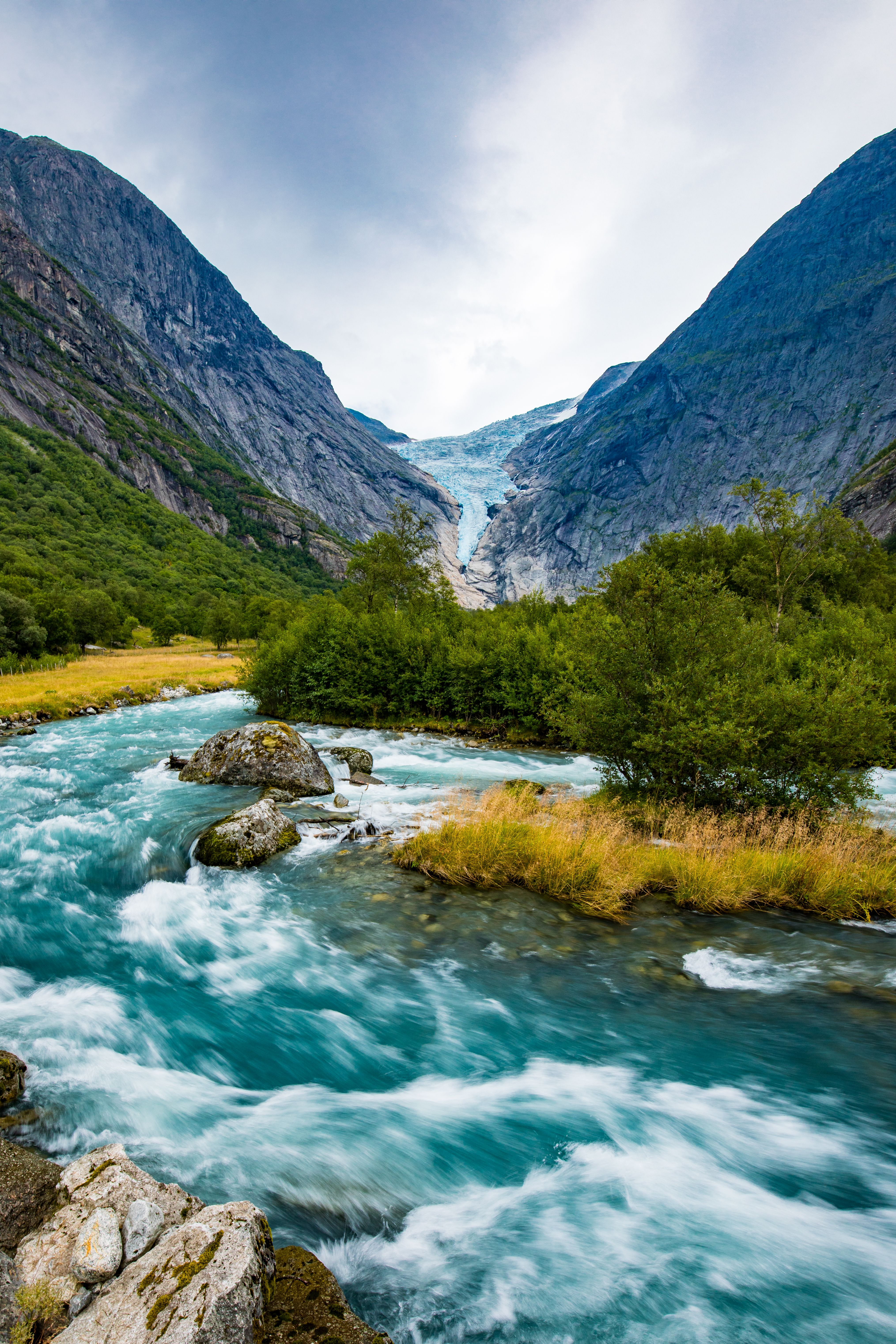 fiume a briksdalsbre