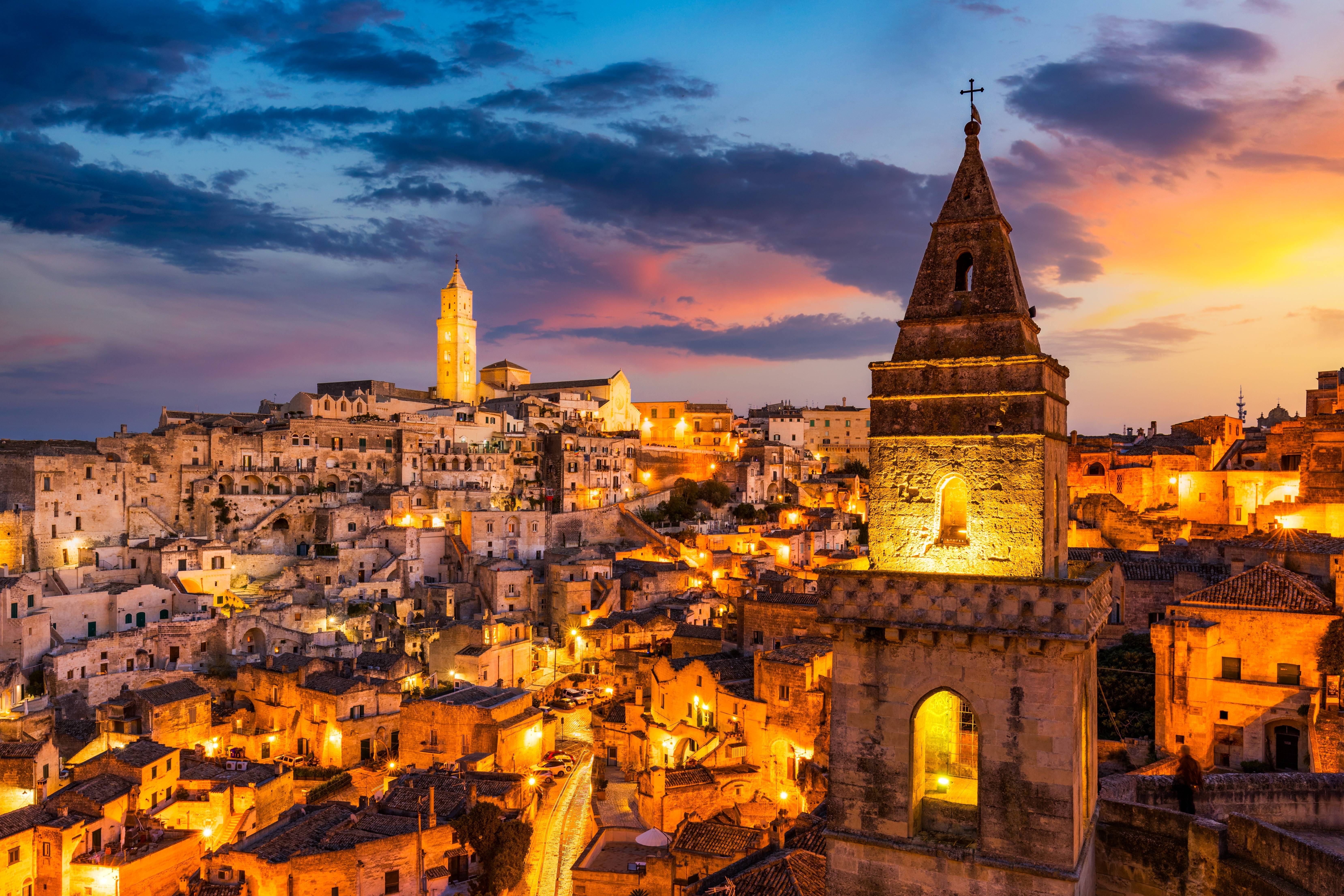matera illuminata di notte