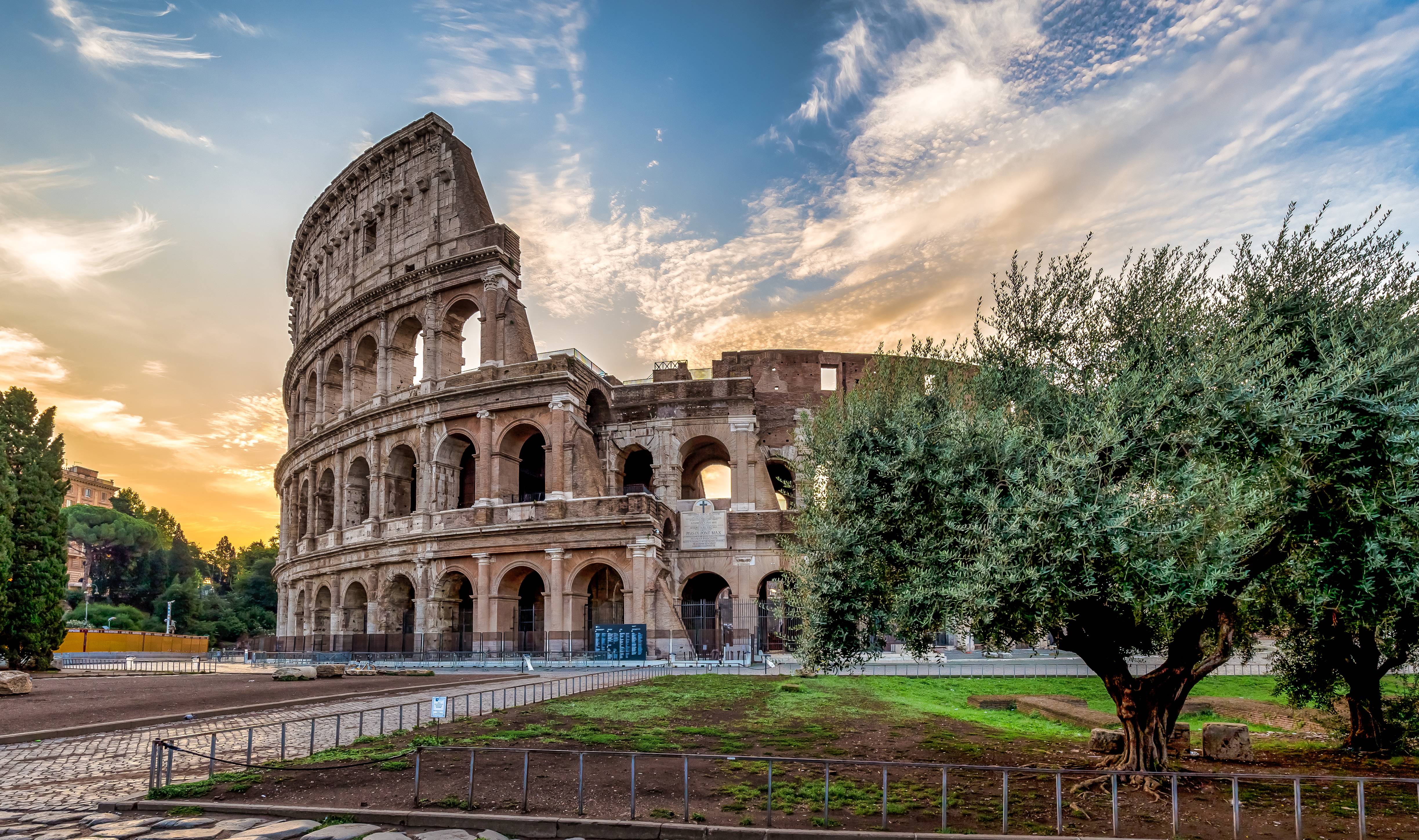 colosseum in rome sunset