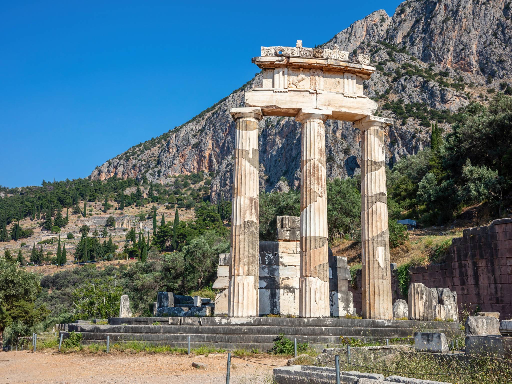 Grecia tra templi e monasteri cover