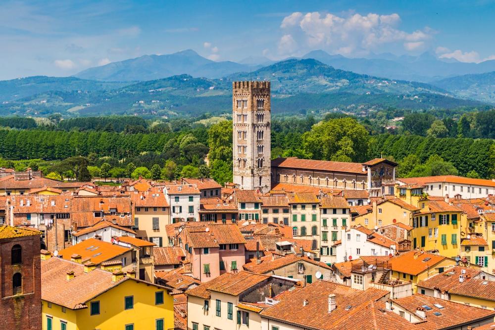 lucca in toscana