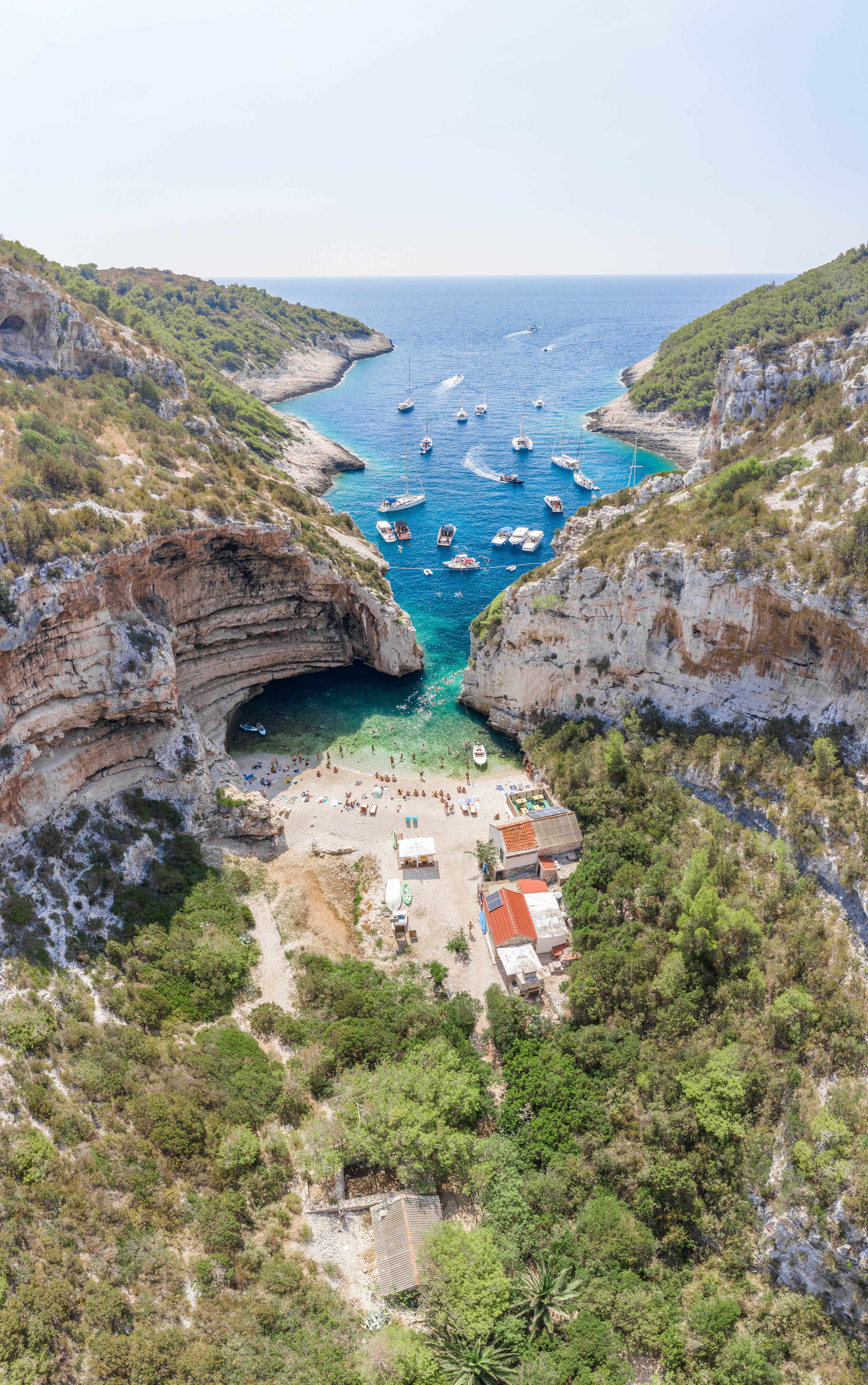 spiaggia e mare di vis