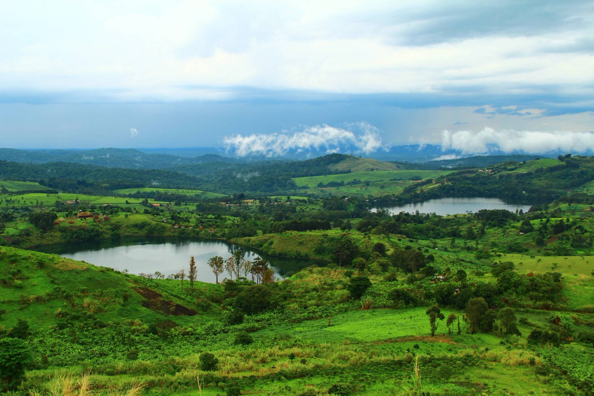 colline fort portal
