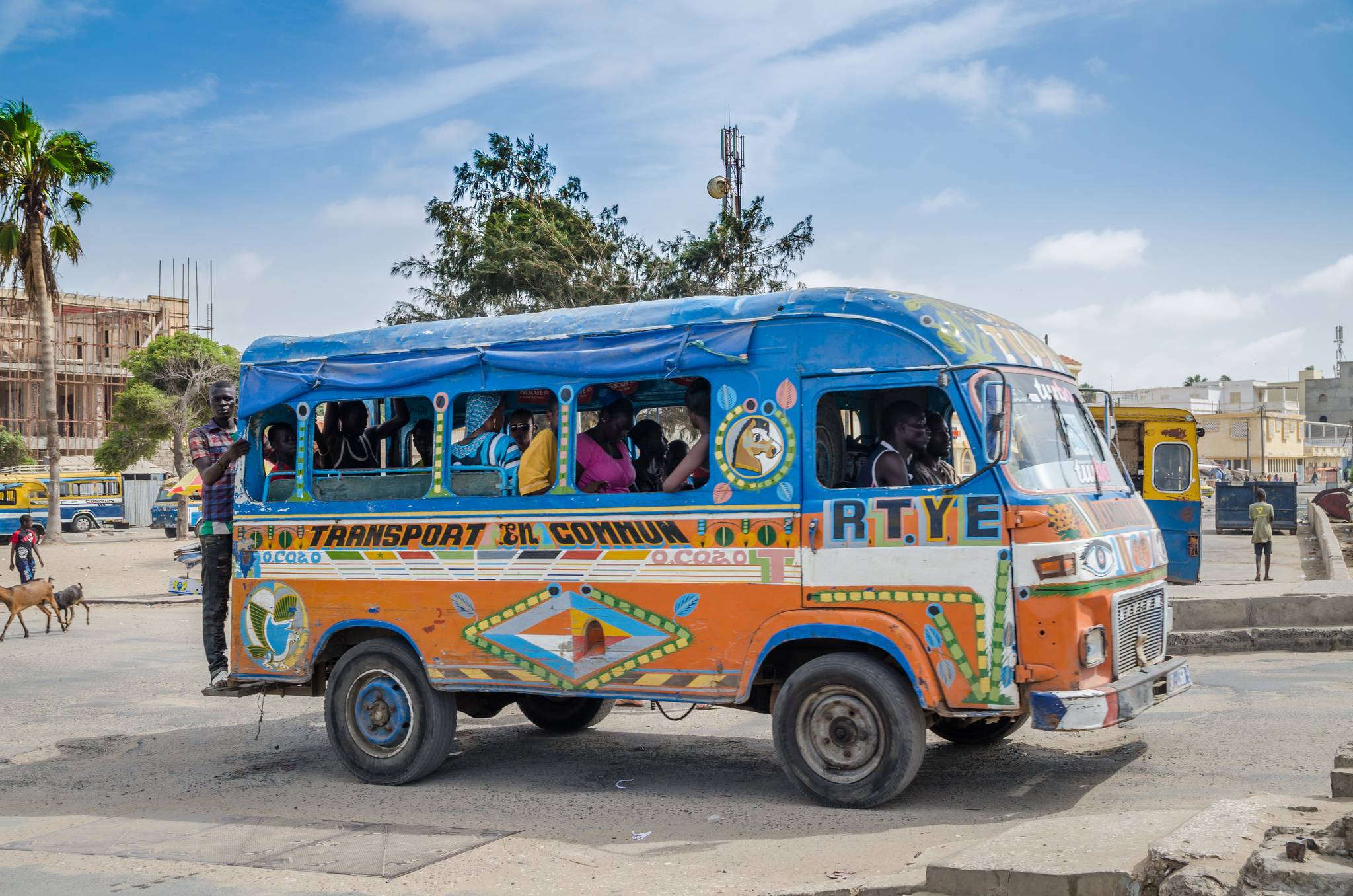 tipico bus in senegal