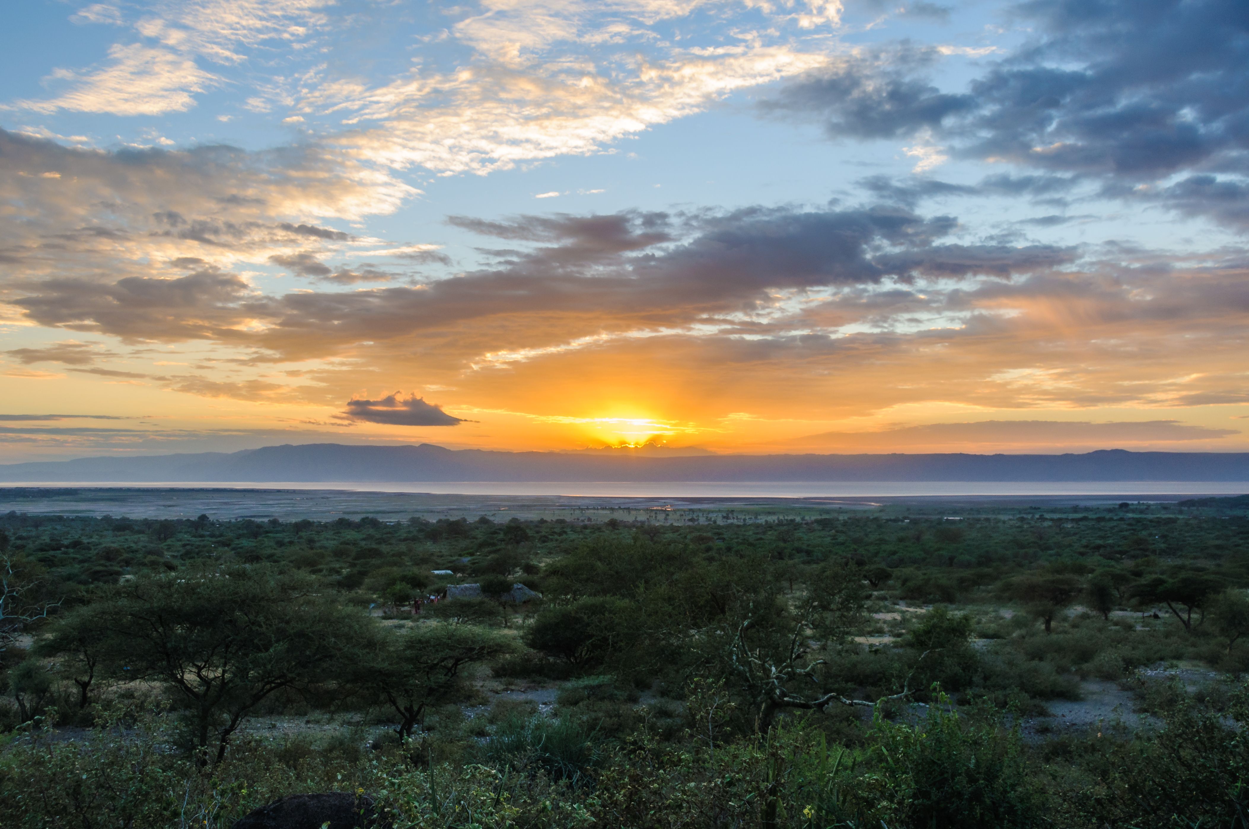 Panorami della Tanzania: dalla savana ai laghi cover