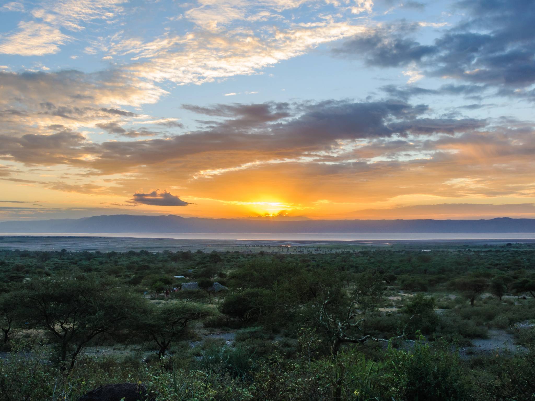 Panorami della Tanzania: dalla savana ai laghi cover