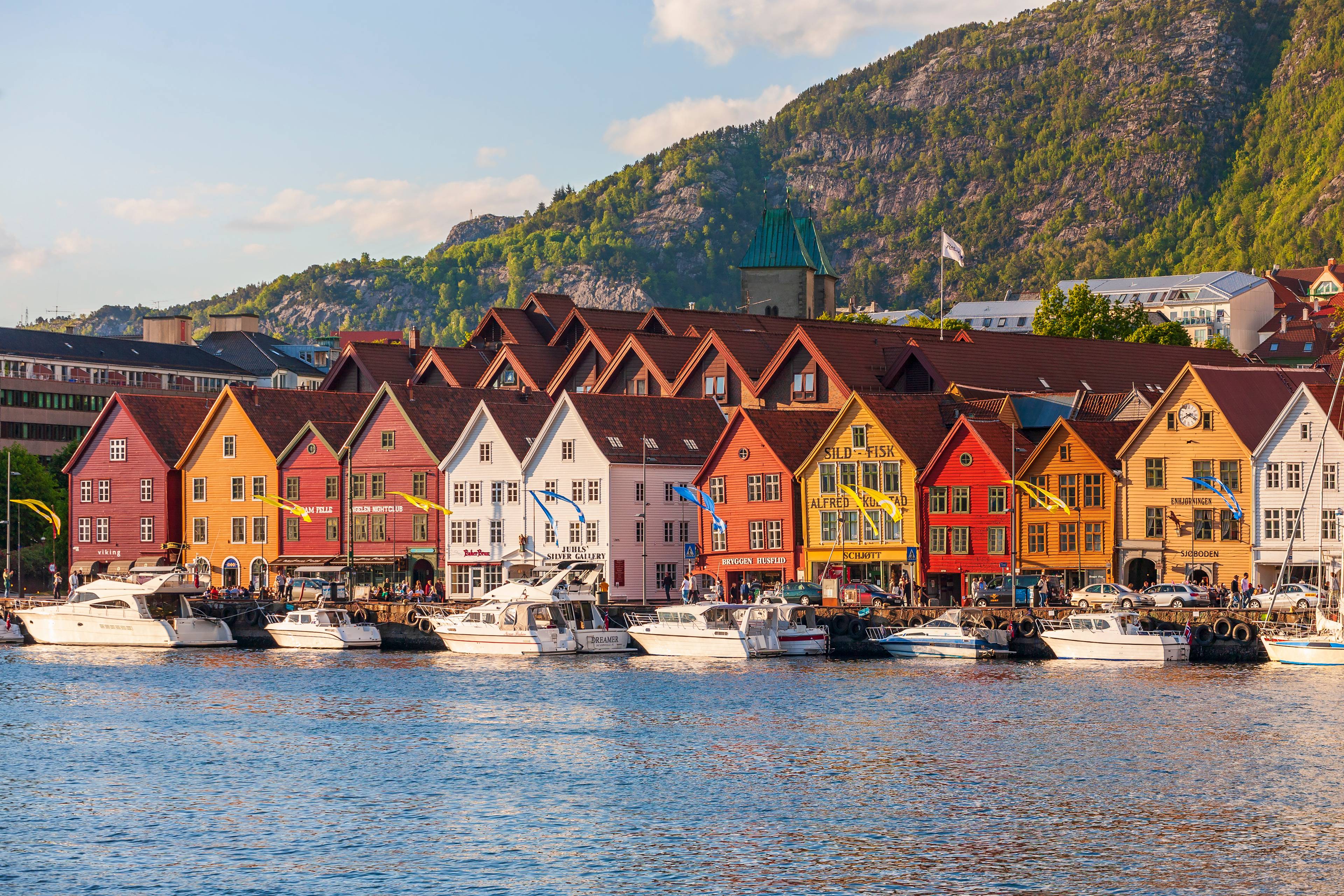 case colorate porto bryggen bergen norvegia