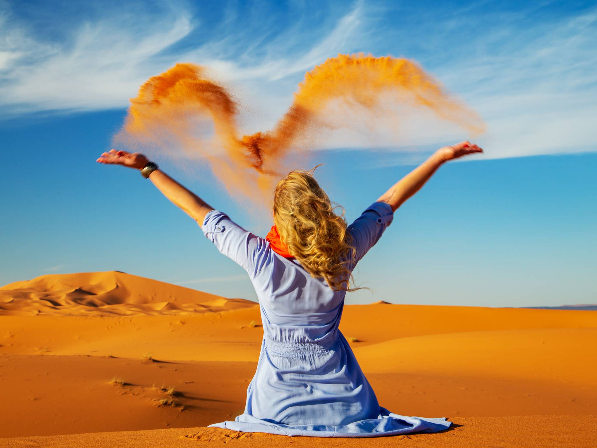 Colori del Marocco: città blu, deserto e kasbah cover