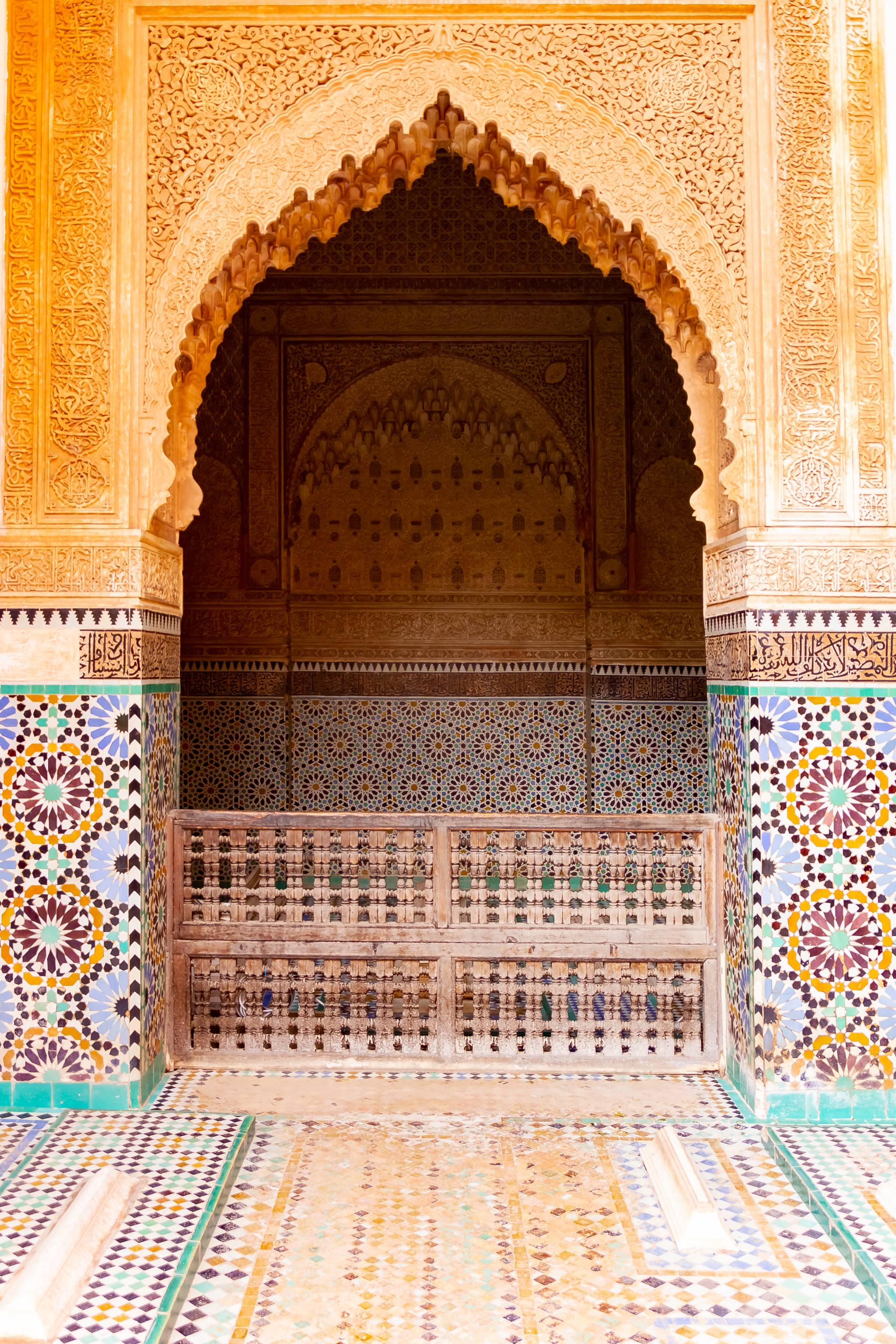 arco di una moschea a marrakech