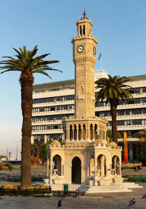 monumento a izmir