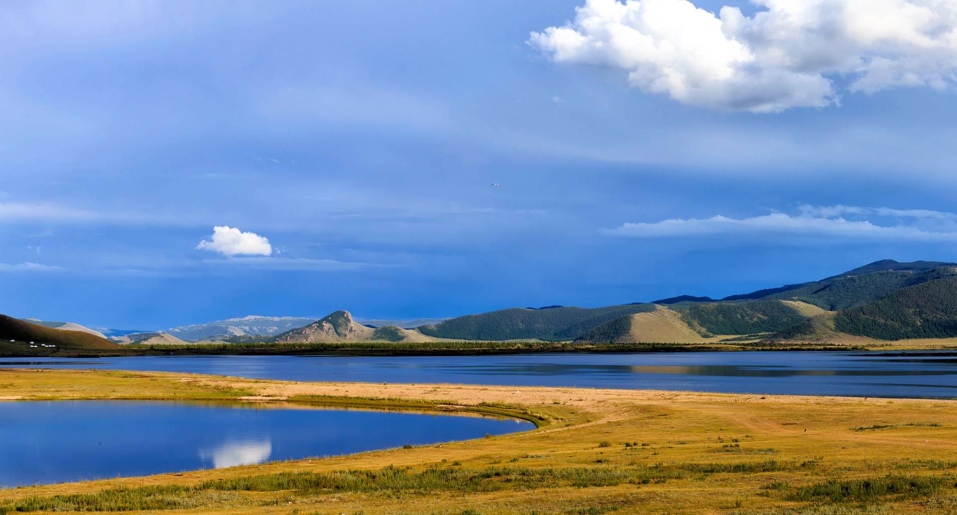 Terkhiin Tsagaan Lake