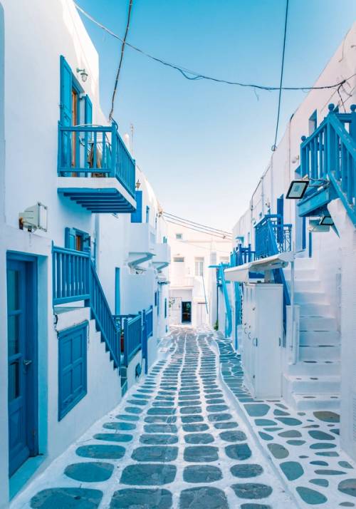 paesello bianco ed azzurro