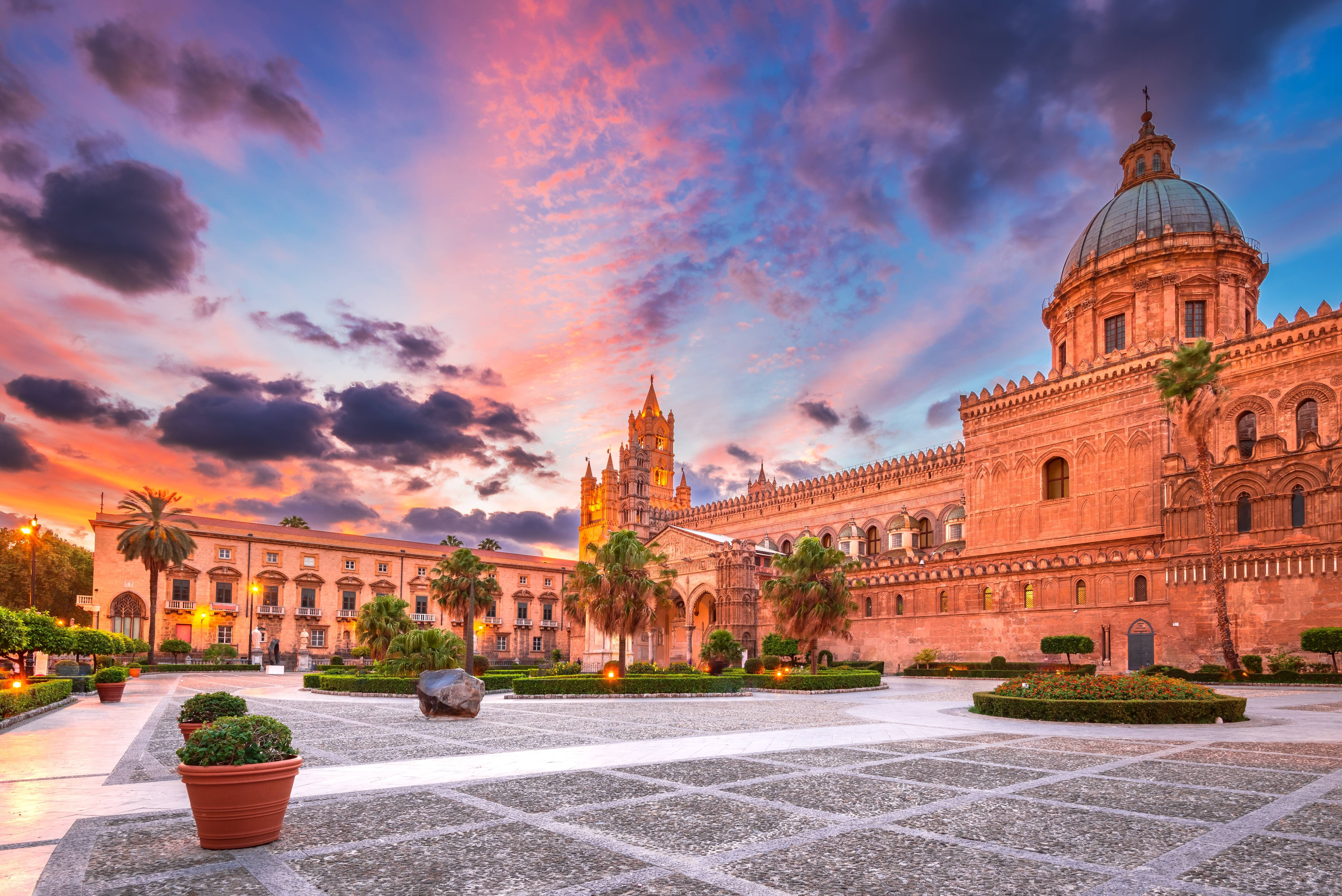 piazza di palermo al tramonto