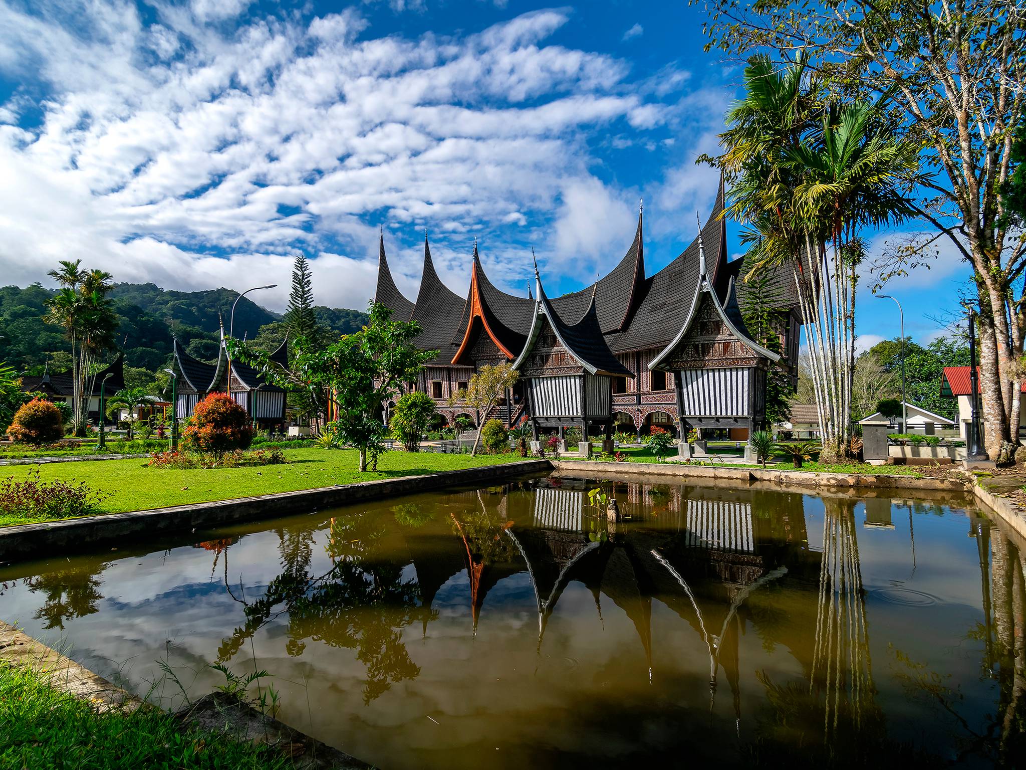 Malesia e Sumatra: tra modernità, natura e tradizioni cover