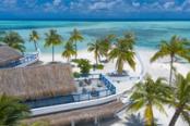 resort con tetto di paglia maldive