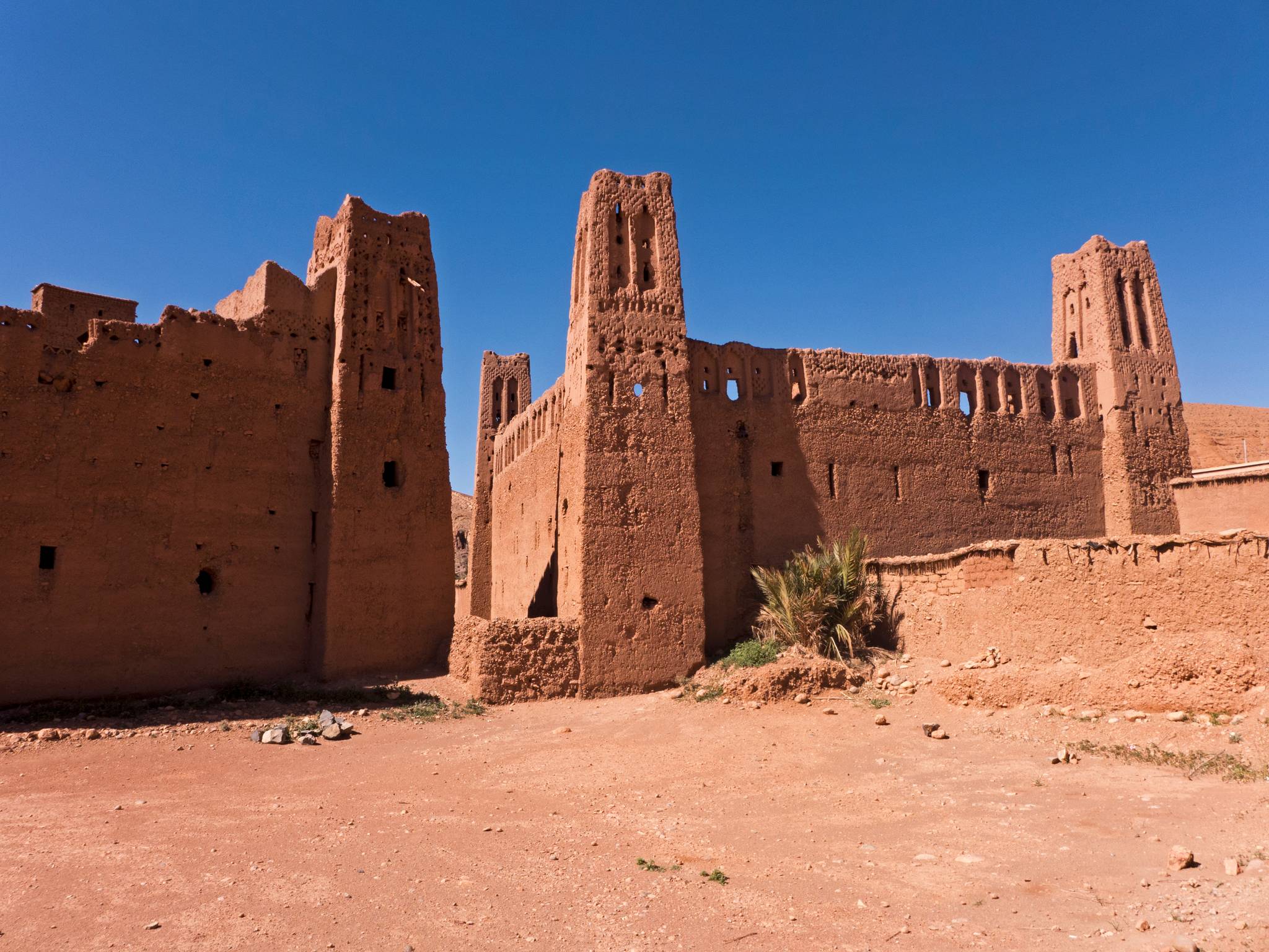 Marocco autentico: Marrakech e deserto cover