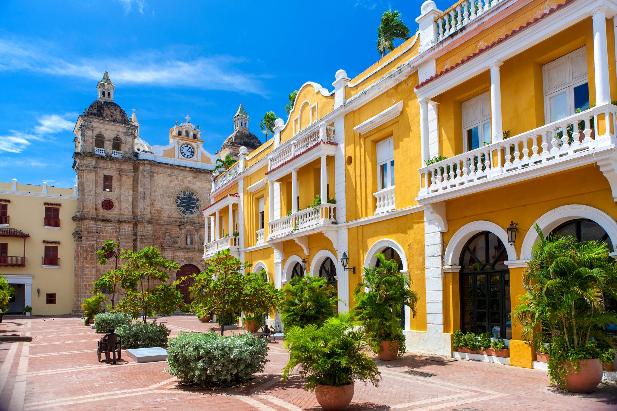 edificio colorato centro cartagena