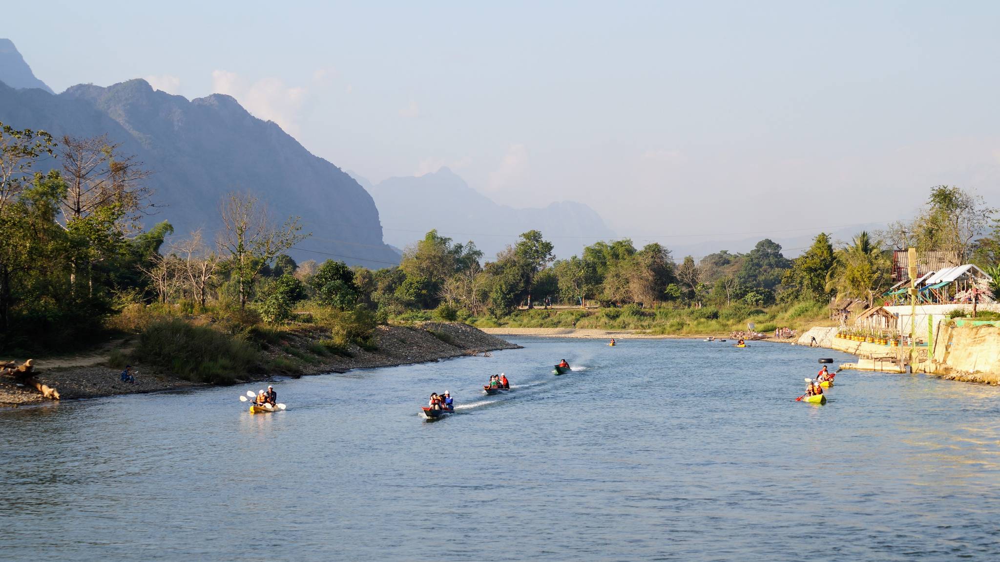 fiume a vang vieng