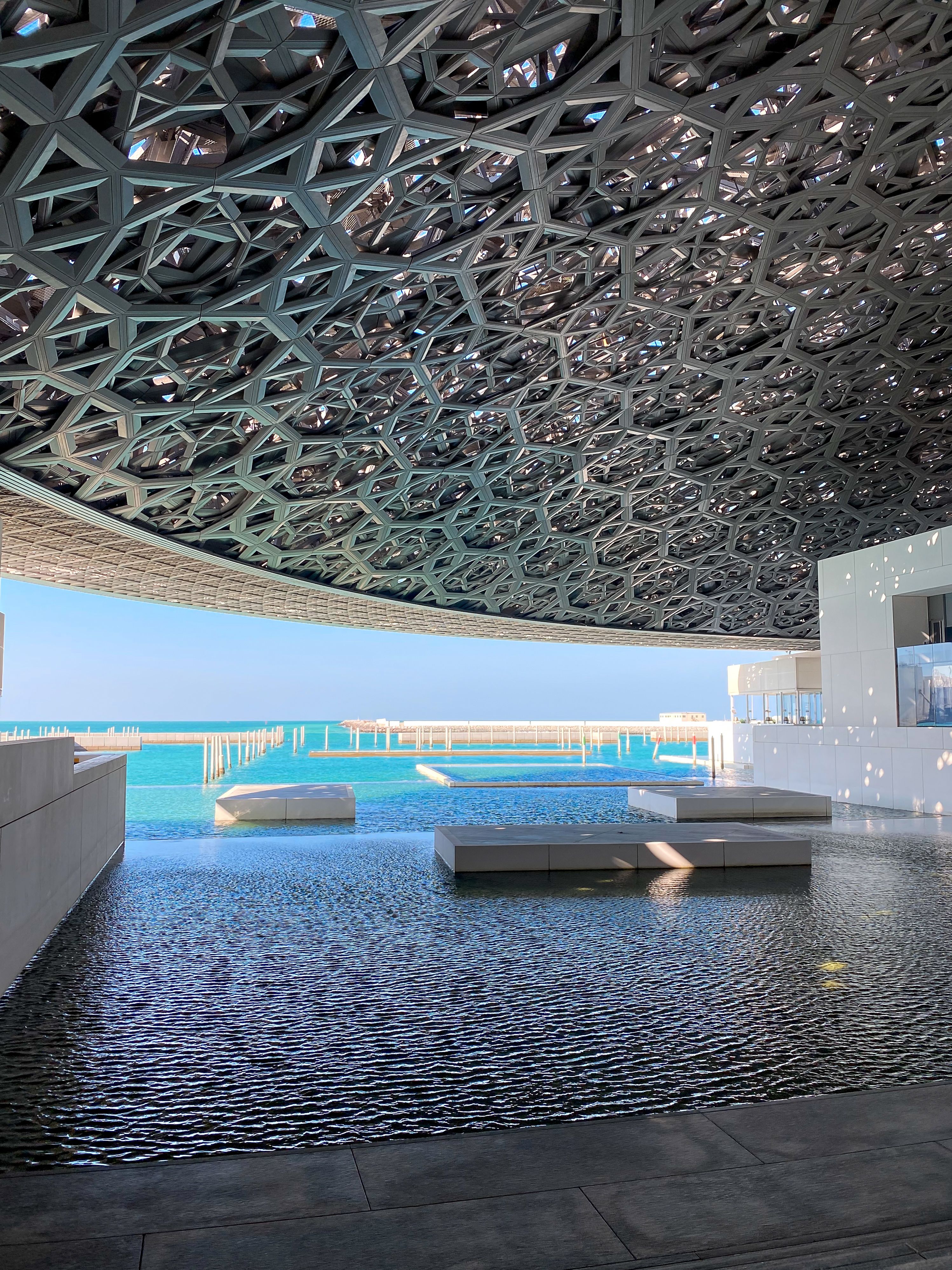 museo del louvre di abu dhabi