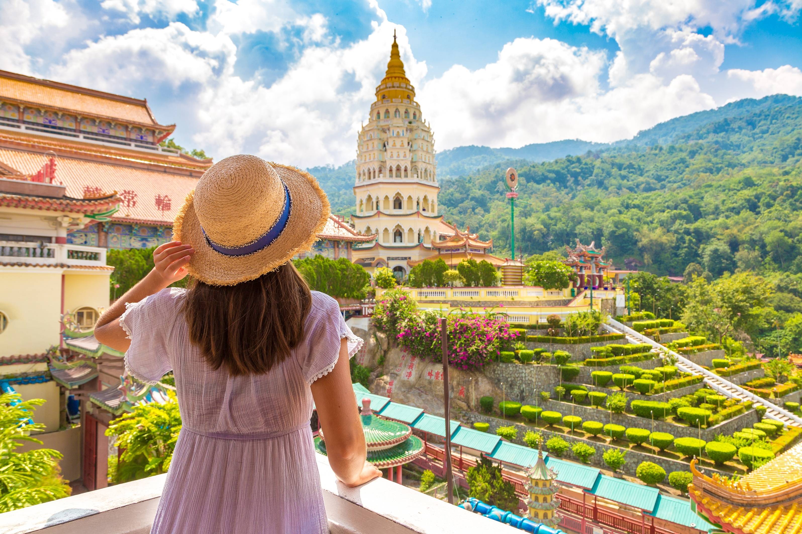 palazzi tradizionali e natura della malesia